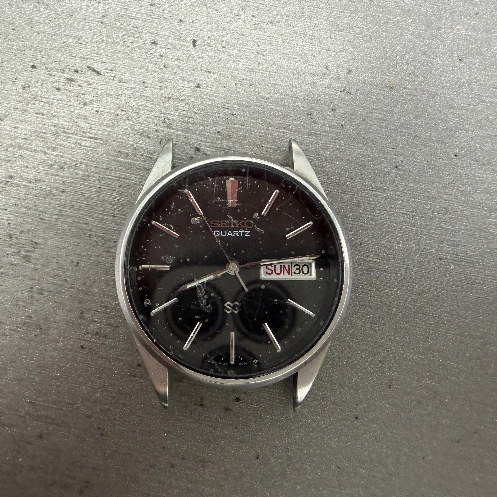 Seiko SQ Watch Men 34mm Black Dial Silver Tone Daydate Round 8123-800A PARTS0