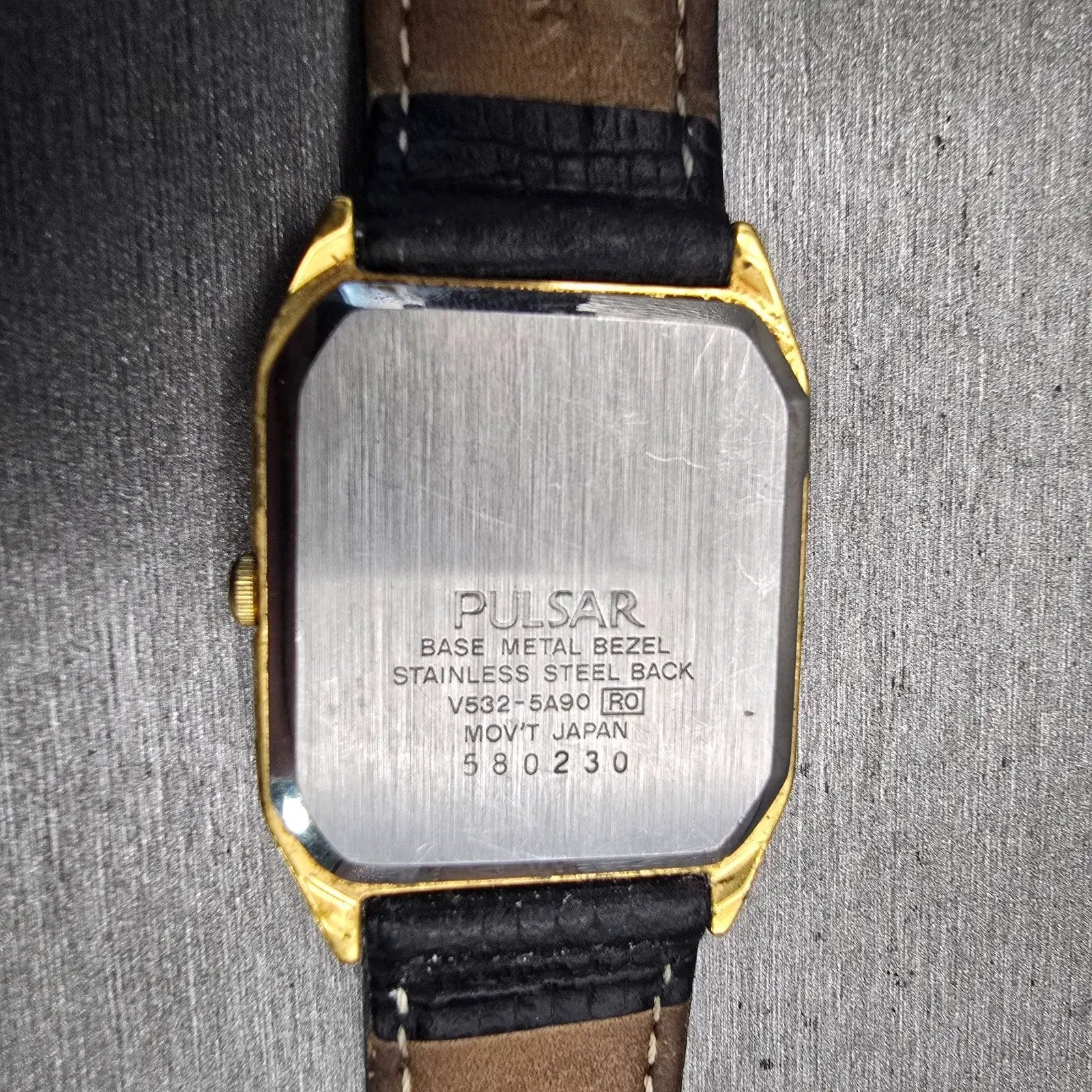 Seiko Pulsar Watch Men 28mm White Dial Gold Tone Date V532-5A90 New Battery VTG10