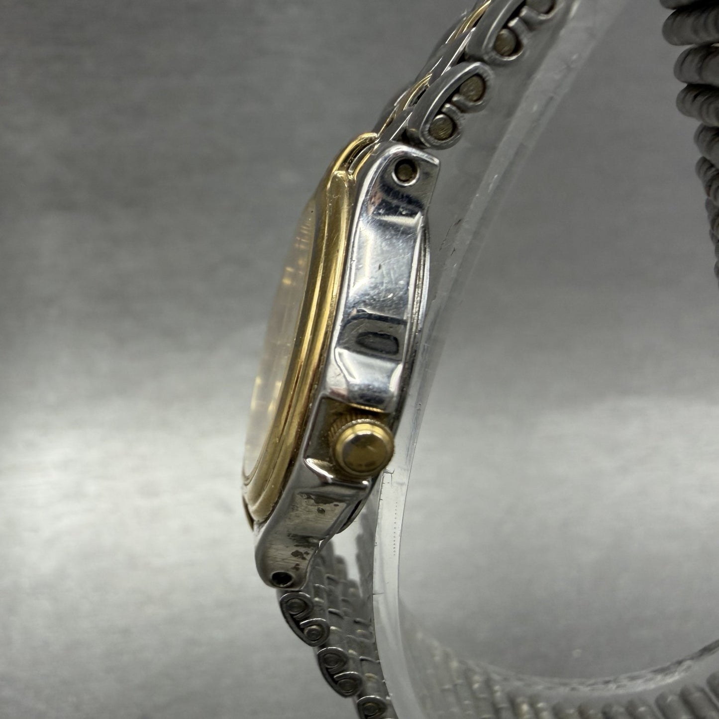 Bulova Watch Women 24mm White Dial two Tone Date Round 98M02 New Battery ABCD2