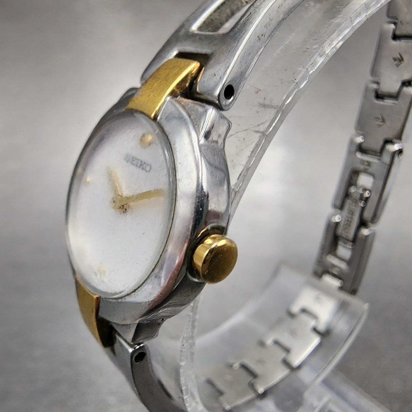 Seiko Watch Women 19mm White Dial Two Tone Round 1n00-0gm0 New Battery