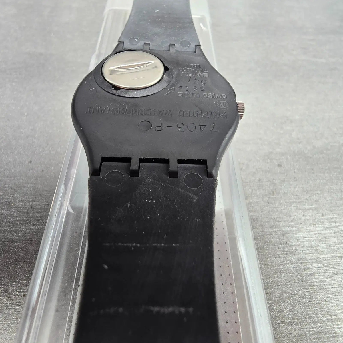 Swatch X-Rated Watch Men 34mm White Dial Black Tone Date GB406 New Battery NOS14