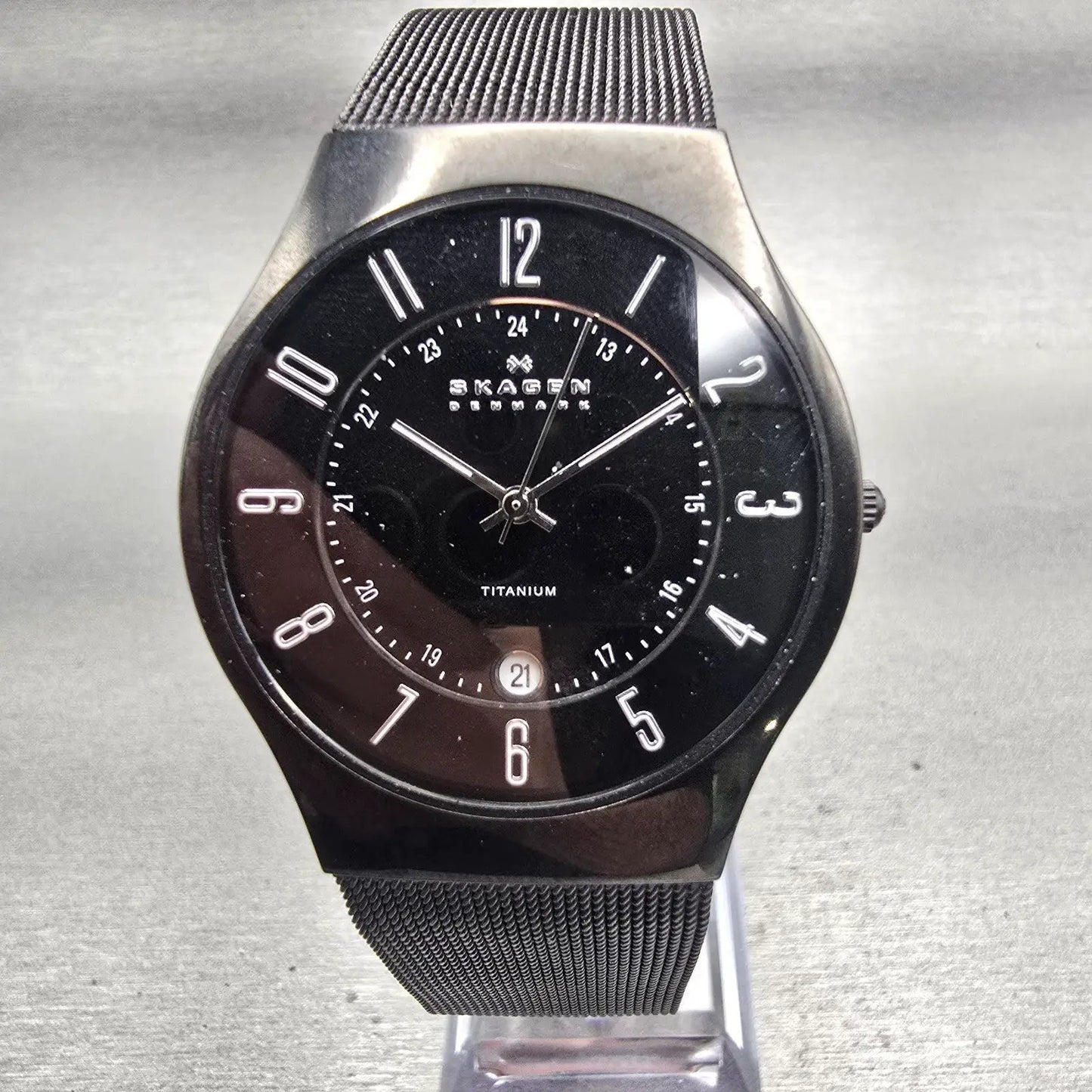 Skagen Denmark Watch Men 37mm Black Dial Titanium Date Round 233XLTMB New Batt T0