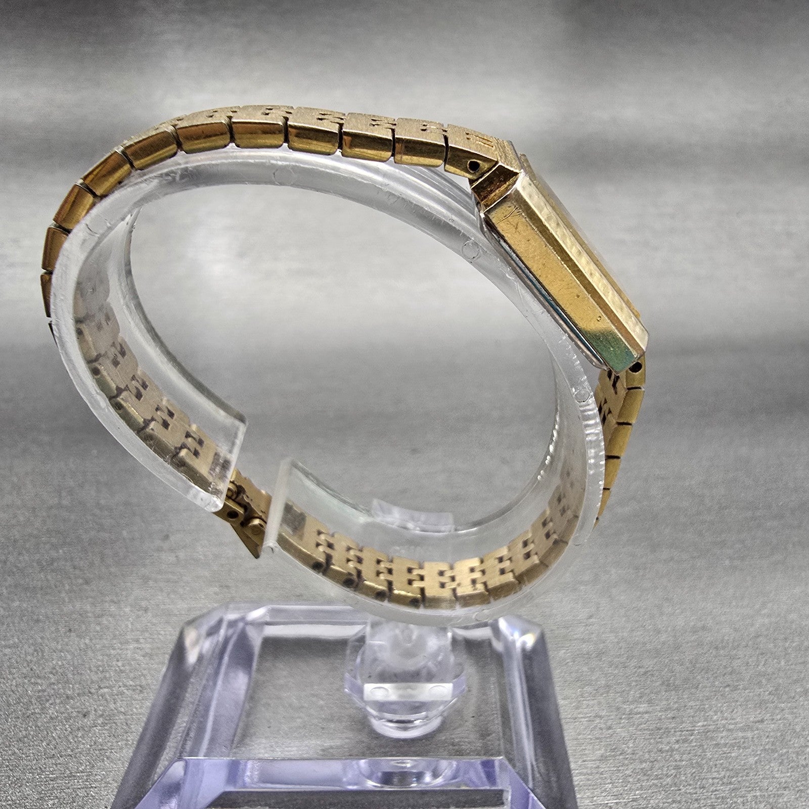 Citizen CQ Watch Women 17mm Black Dial Gold Tone Rectangle 3220-S18911 New Batt8