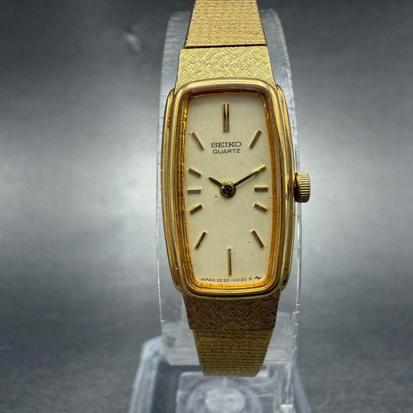 Seiko Tank Watch Women 13mm White Dial Gold Tone Rectangle 2e20-5010 New Batt J70