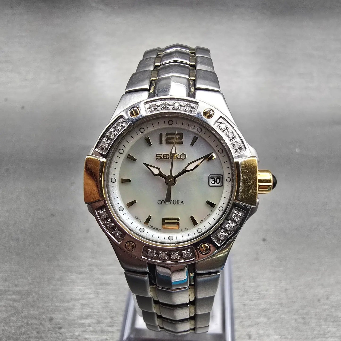 Seiko Coutura Watch Women 26mm MOP Dial Two Tone Date Gemmed 7N82-0CG0 New Batt0
