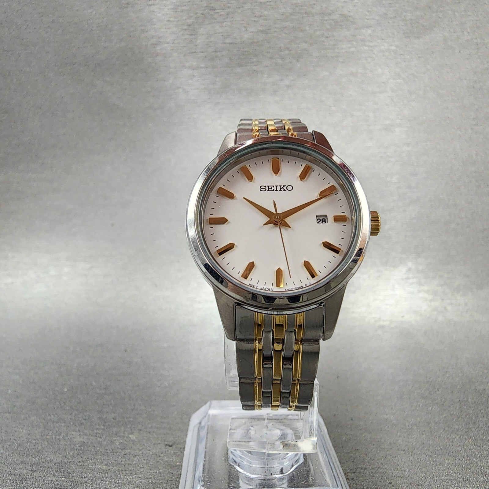 Seiko Watch Women 29mm White Dial Two Tone Date Round 6n2200a0 New Battery5