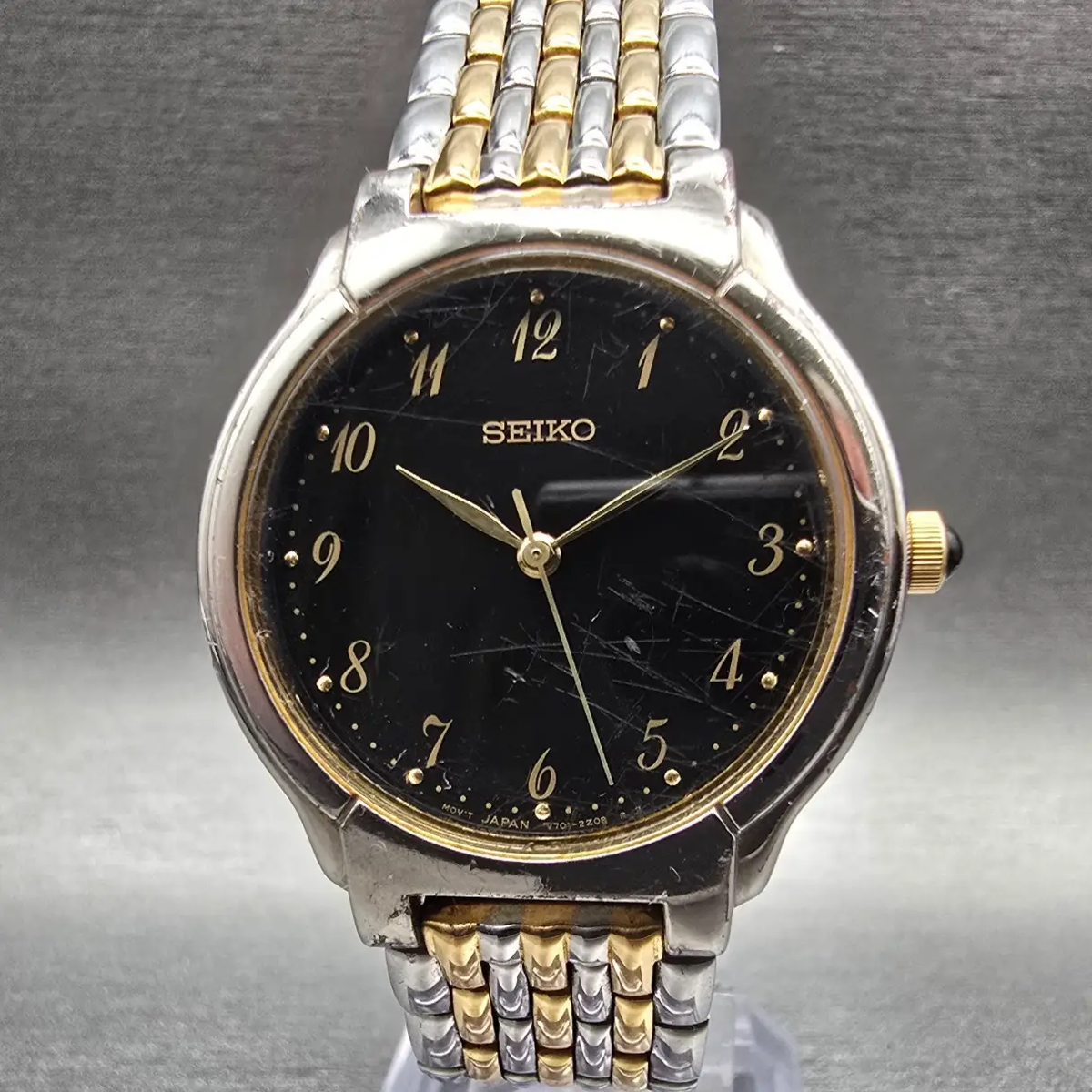 Seiko Watch Men 32mm Black Dial Two Tone Round V701-2B70 New Battery Vintage0
