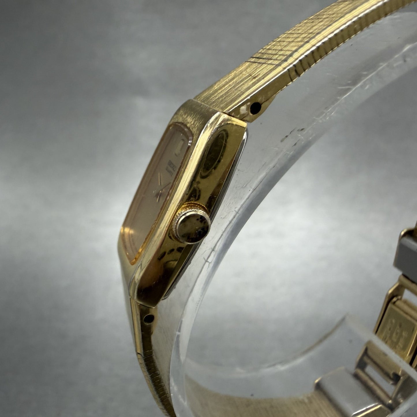 Seiko Tank Watch Women 13mm Champagne Dial Gold Tone Rectangle 2e205139 NewBatt2