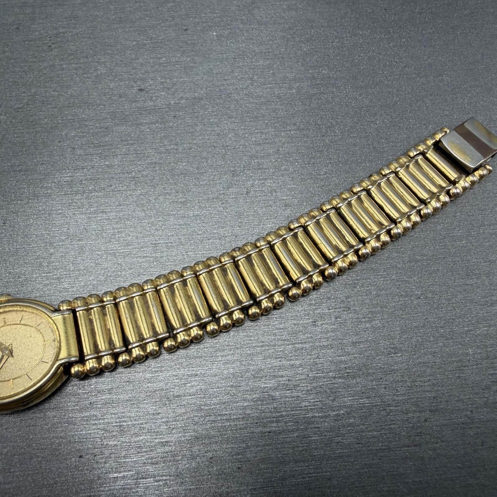 Seiko Watch Women 18mm Gold Dial Gold Tone Oval BROKEN BAND 2P205E29 New Batt7