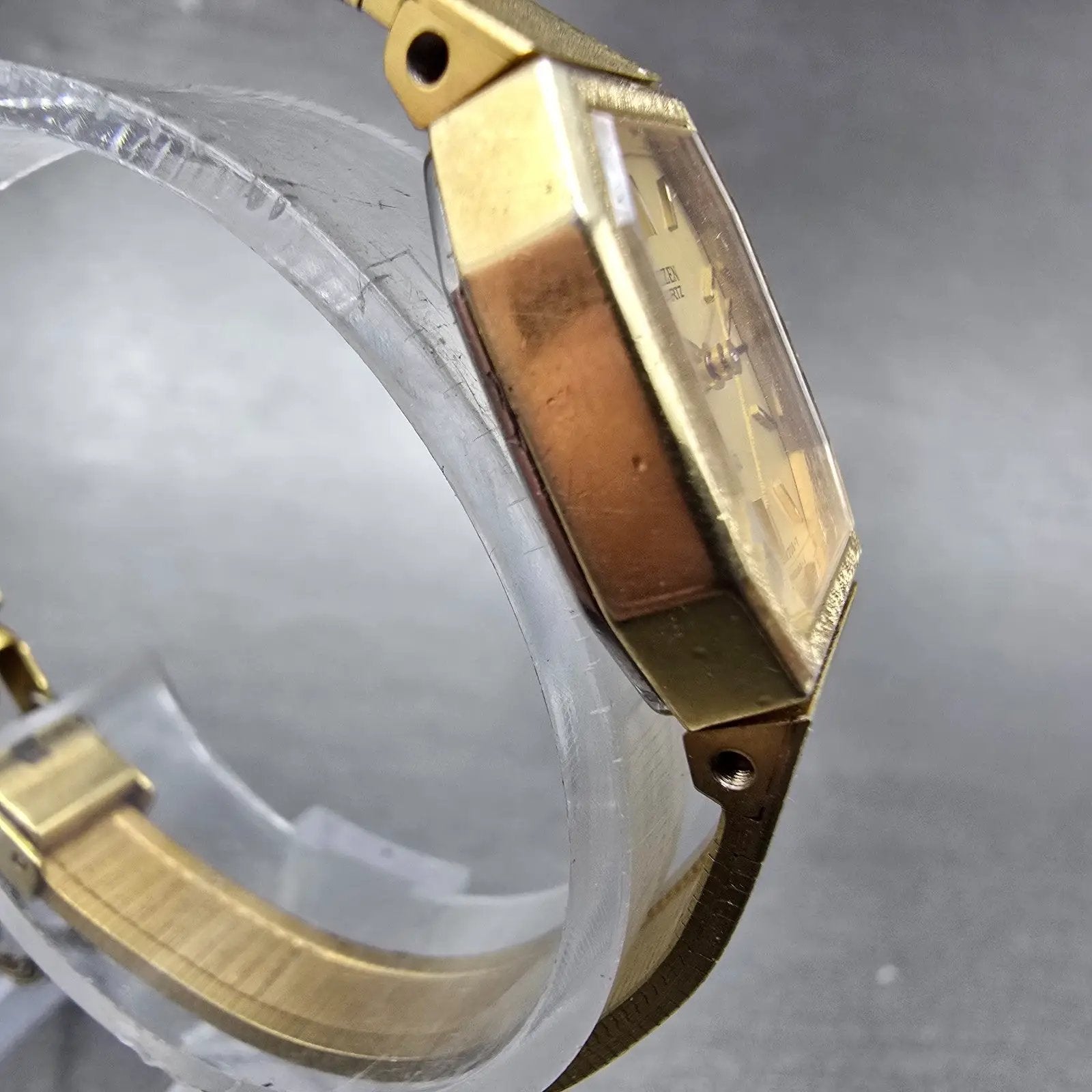 Citizen CQ Watch Women 17mm Champagne Dial Gold Tone 2931-291727 New Battery4