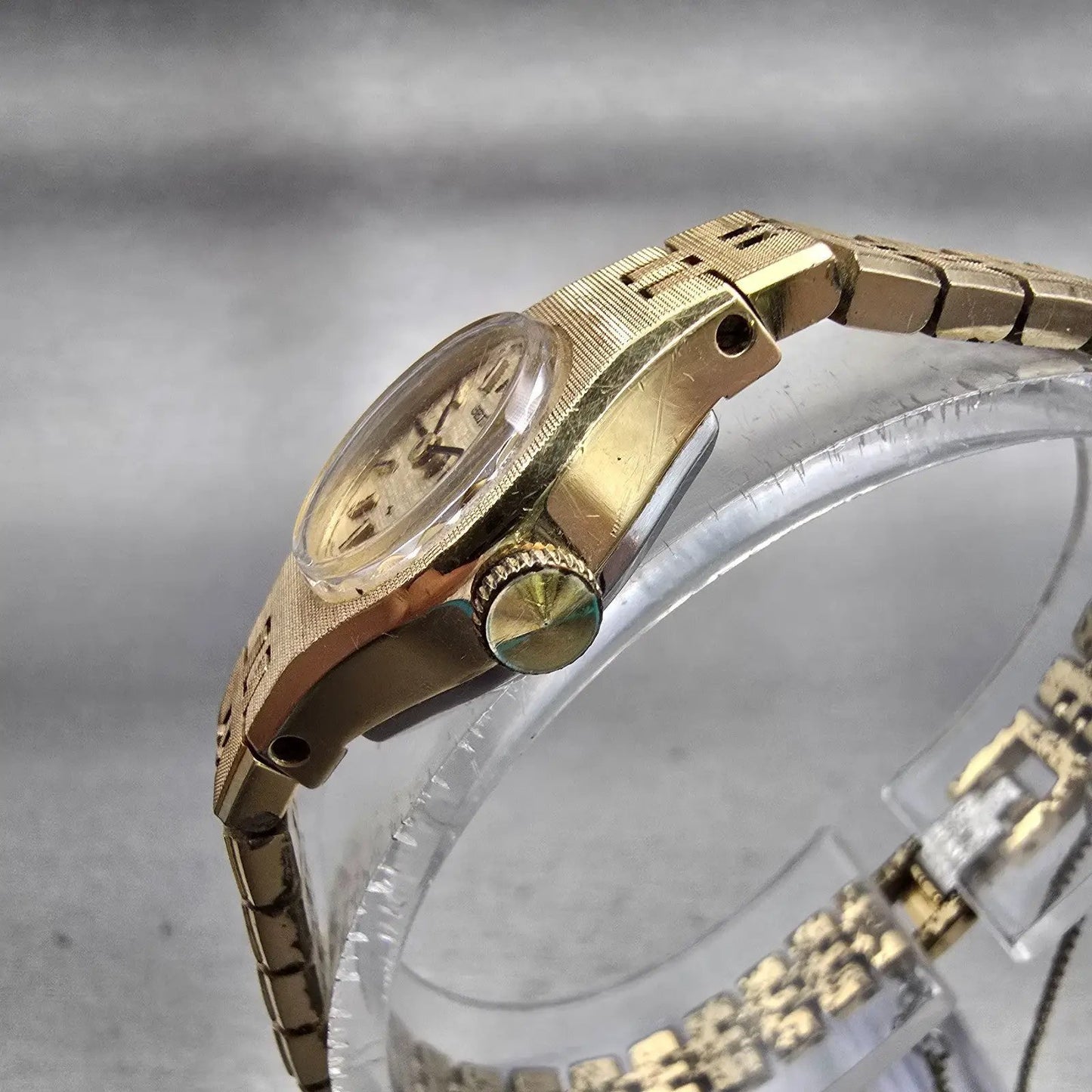 Seiko Watch Women 17mm Gold Dial Gold Tone Round 11-0639 Manual Wind Works VTG2