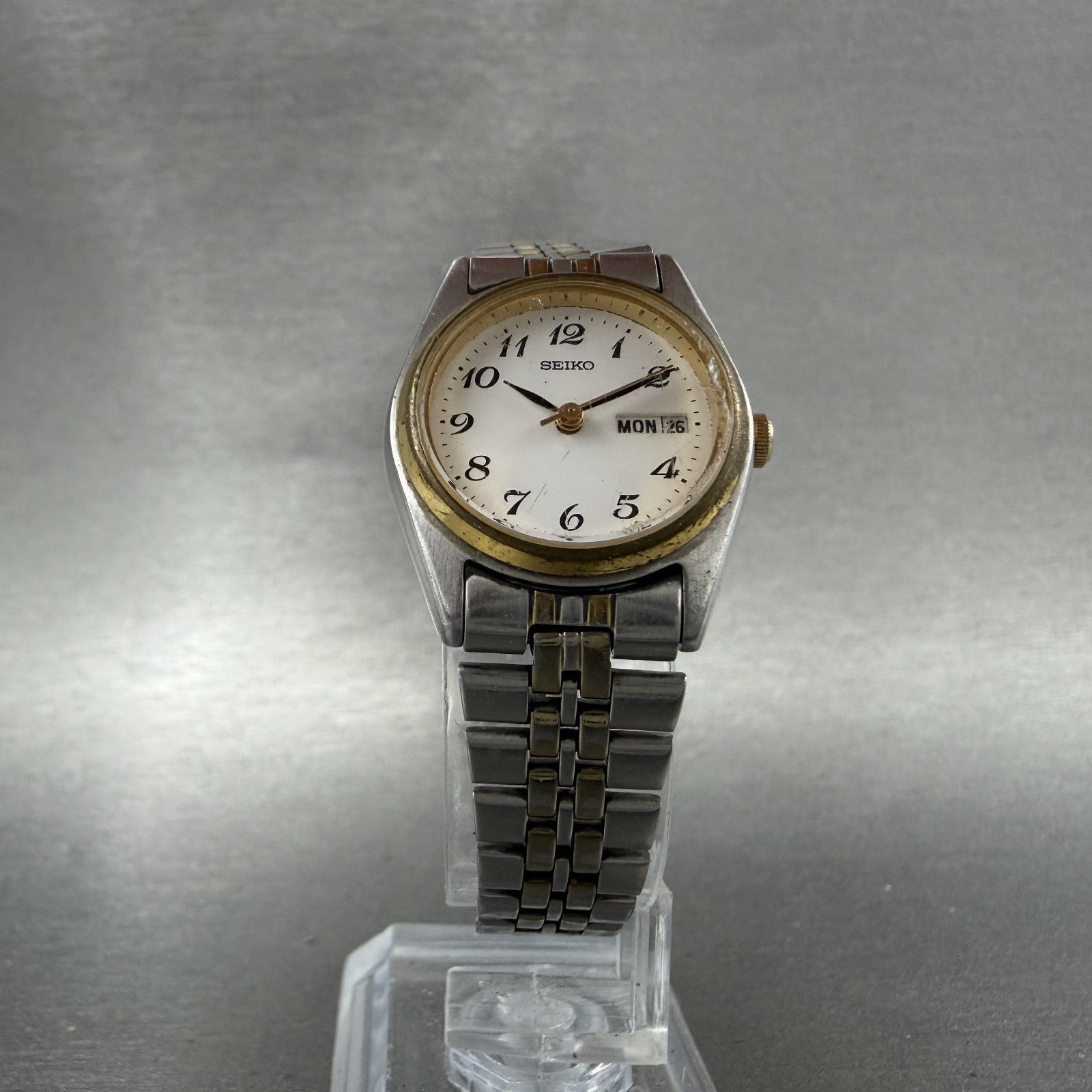 Seiko Watch Women 25mm White Dial Two Tone Daydate 7n830011 Round New BatteryBA5