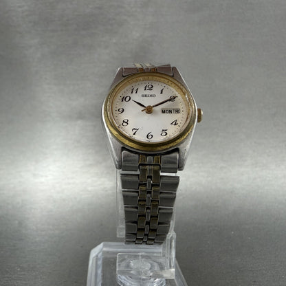 Seiko Watch Women 25mm White Dial Two Tone Daydate 7n830011 Round New BatteryBA5