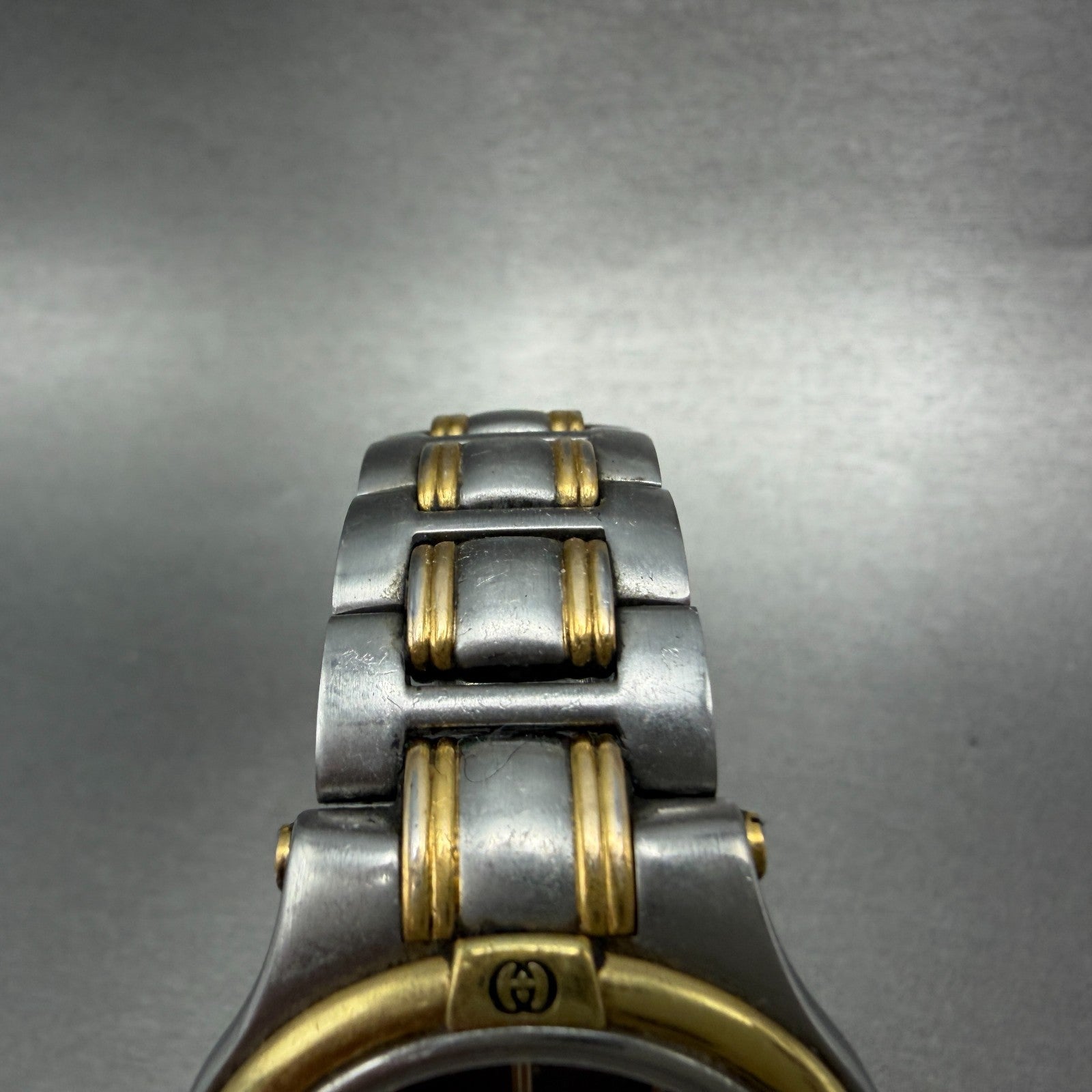 Gucci 9040M Watch Men 35mm Gray Dial Two Tone Date NO BACK PARTS New Battery5
