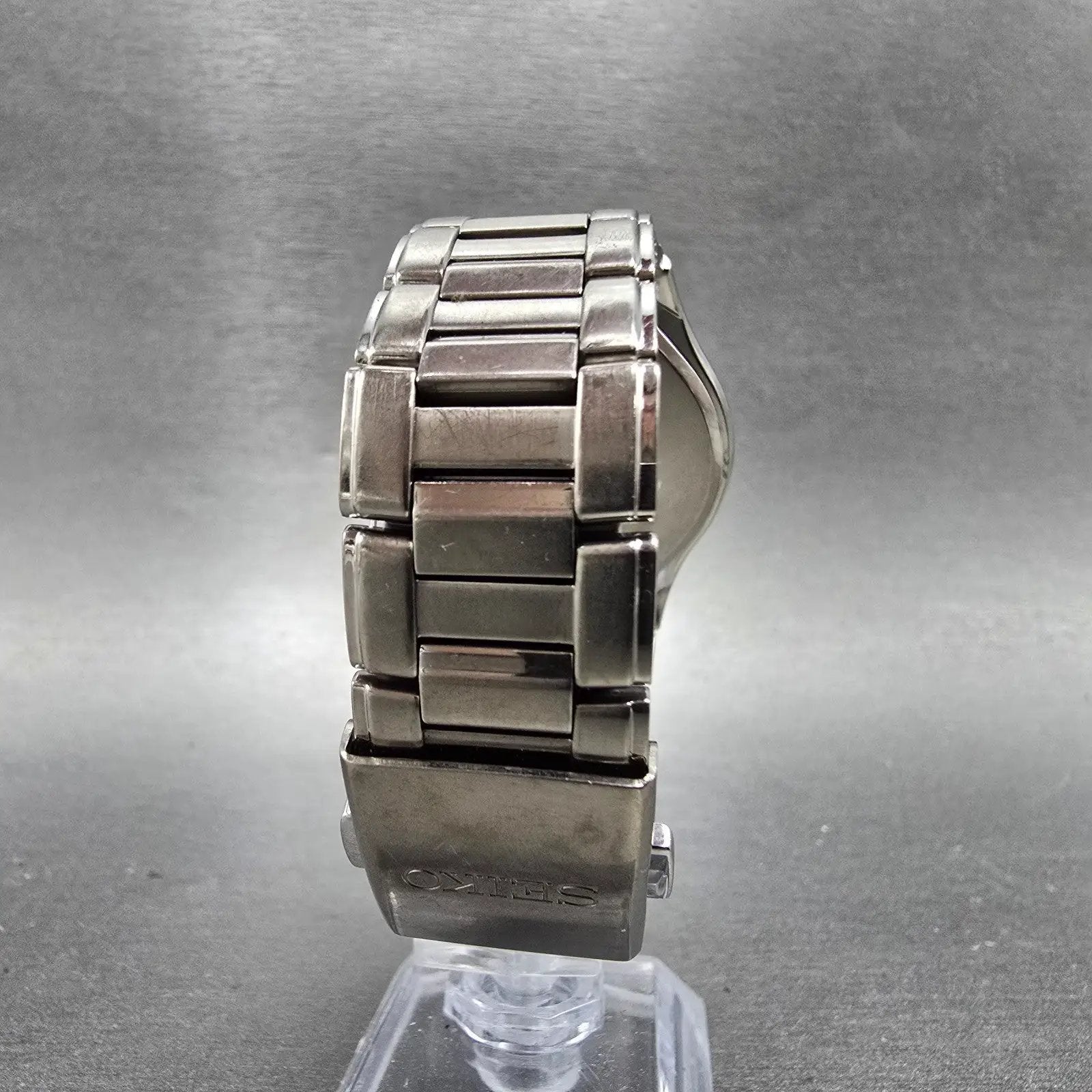 Seiko Atomic Solar Watch Men 39mm White Dial Titanium Date Round 7B42-0AN0 PARTS10