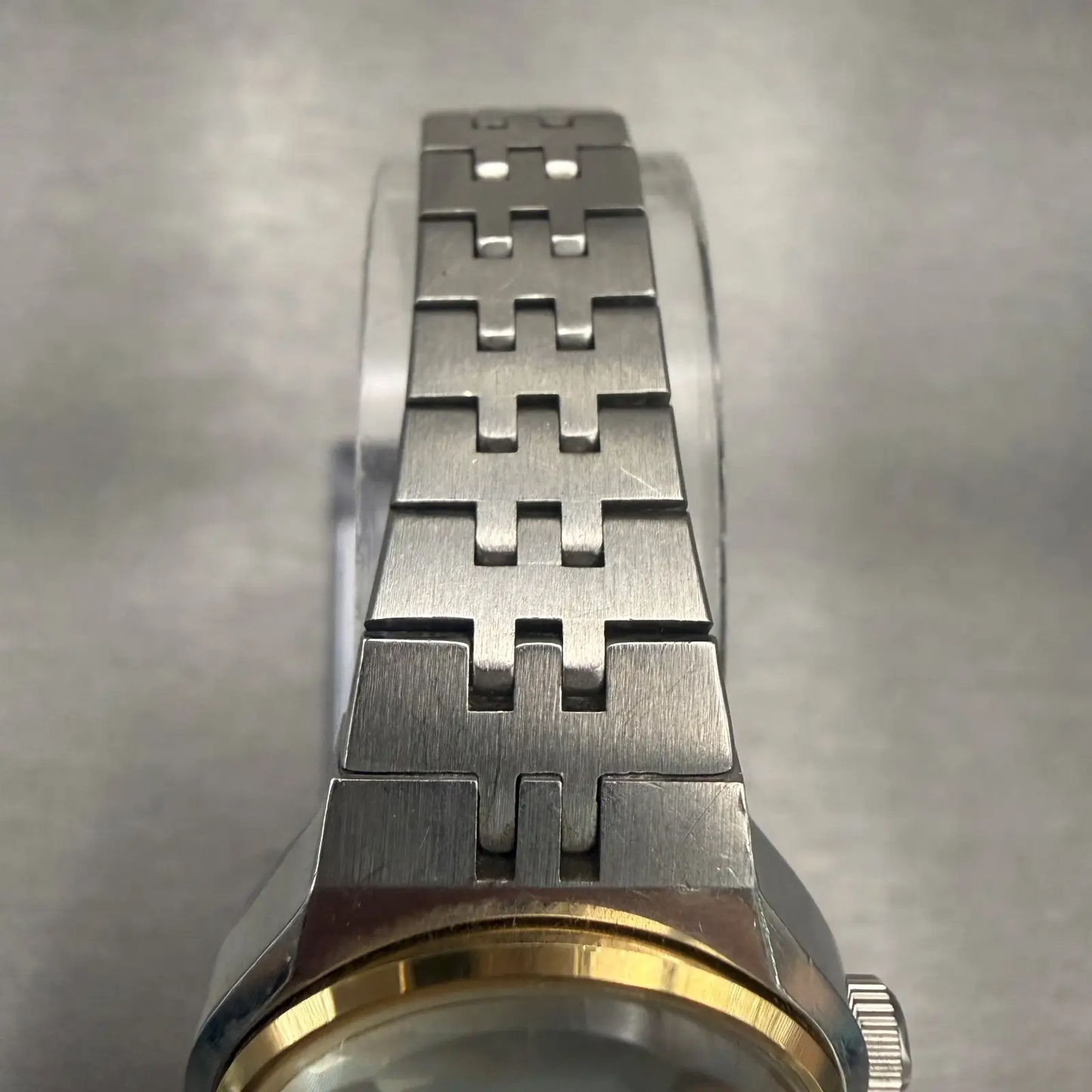 48101683