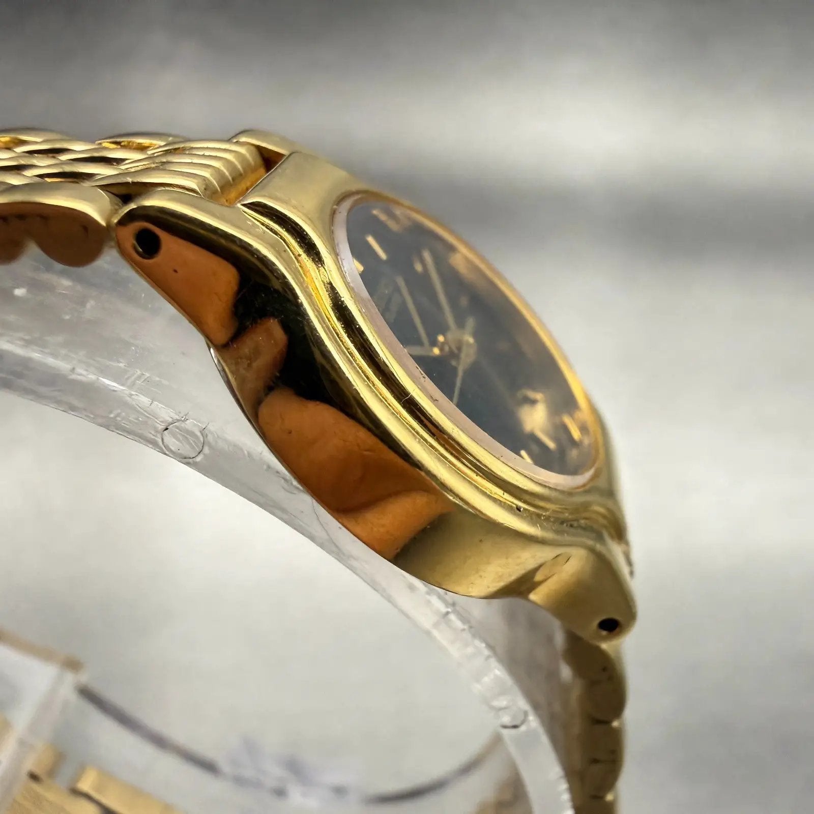 Seiko Watch Women 17mm Black Dial Gold Tone Round V401-0289 New Battery Vintage3