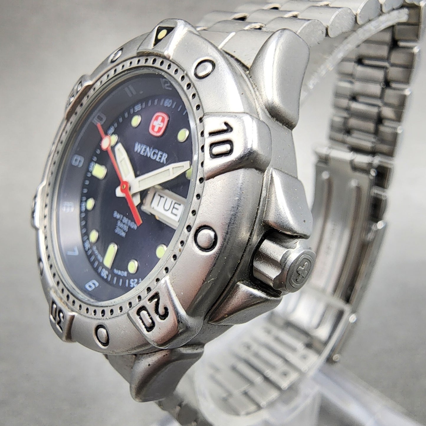Wenger SMT Dive Watch Women 30mm Blue Dial Steel Daydate Round 091.0654 New Batt2