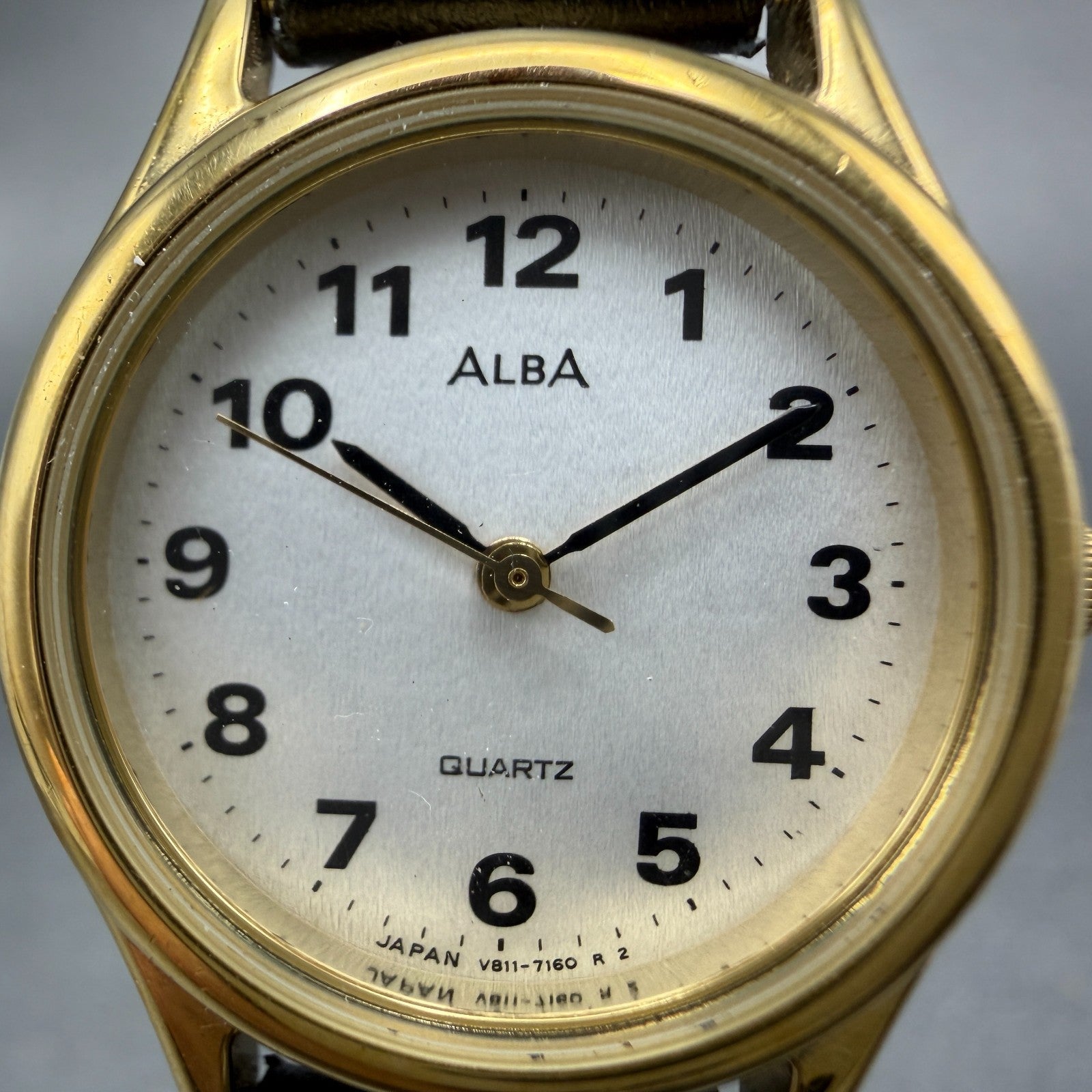 Seiko Alba Watch Women 26mm Silver Dial Gold Tone Round V811-1890 New Battery1