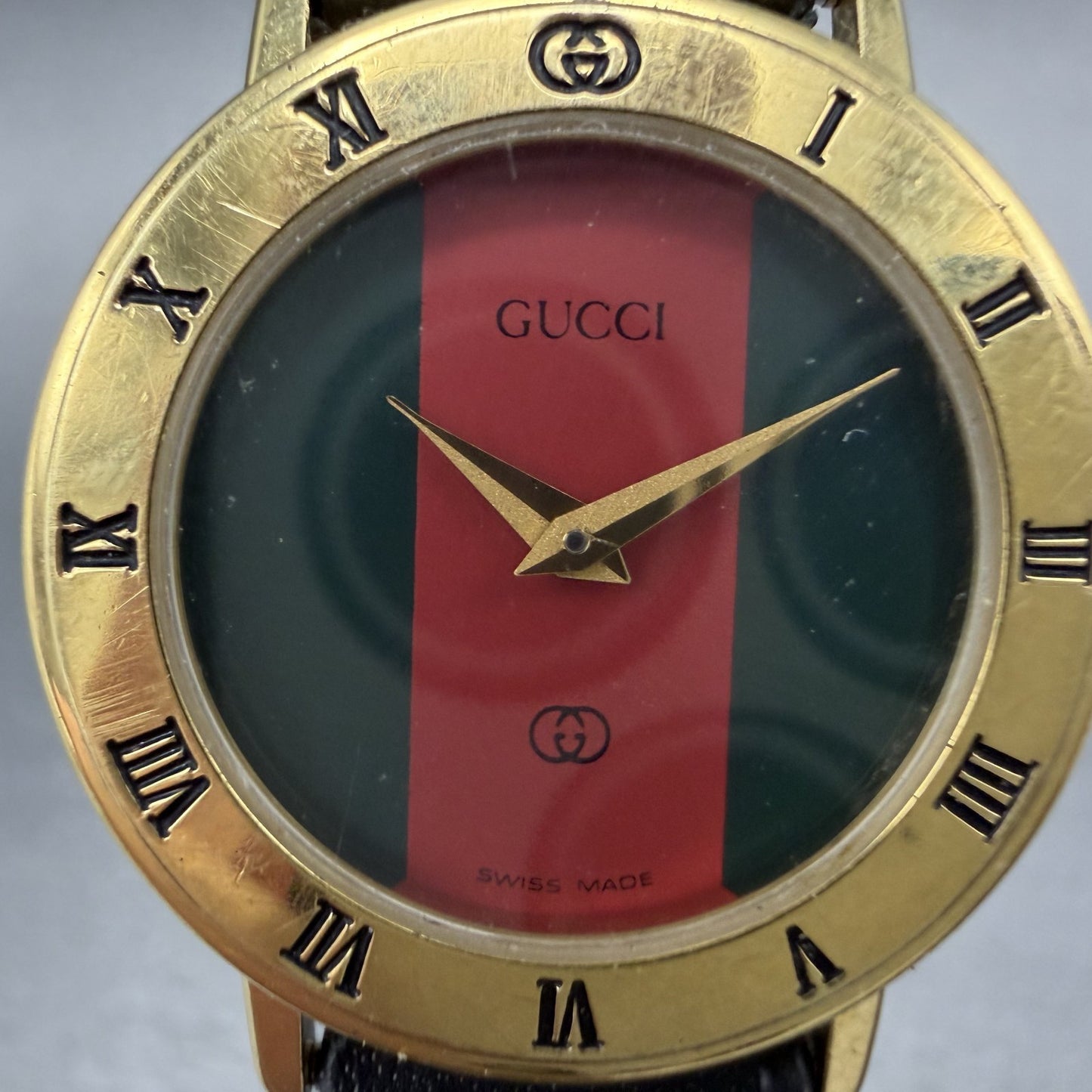 Gucci 3000L Watch Women 26mm Red Green Dial Gold Plated Round Leather New BattA11