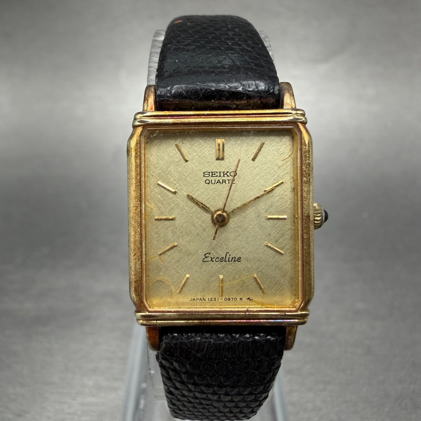 Seiko Exceline Tank Watch Women 18mm Champagne dial Gold Tone 1221-5670 New Batt0