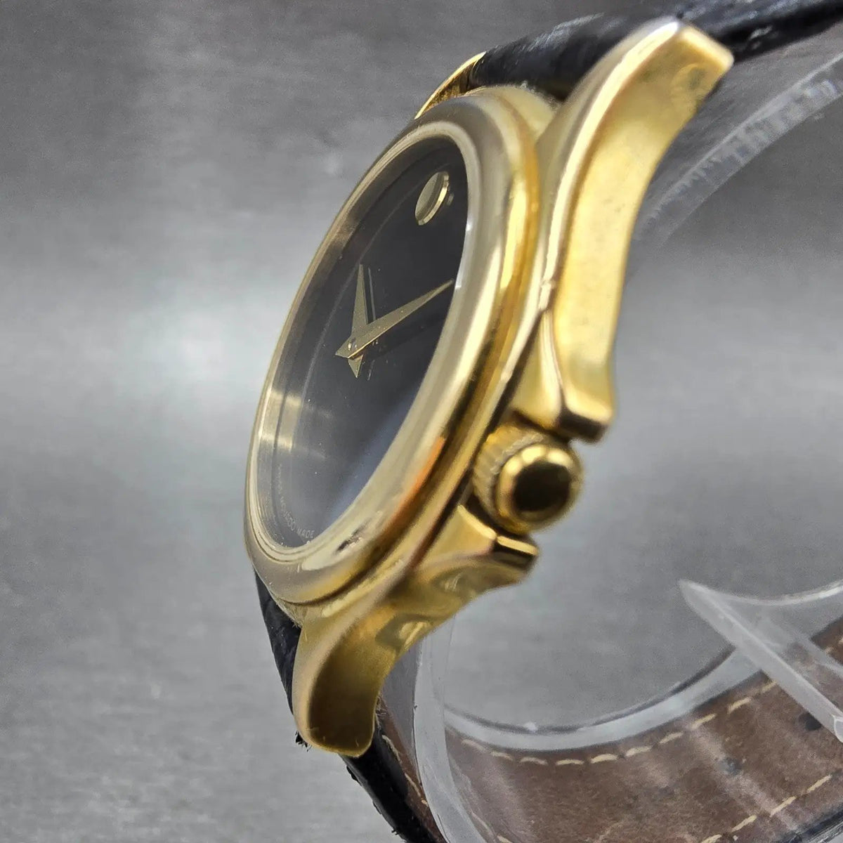 Movado Museum Watch Women 28mm Black Dial Gold Tone Round 87 E4 0823 New Bat VTG2