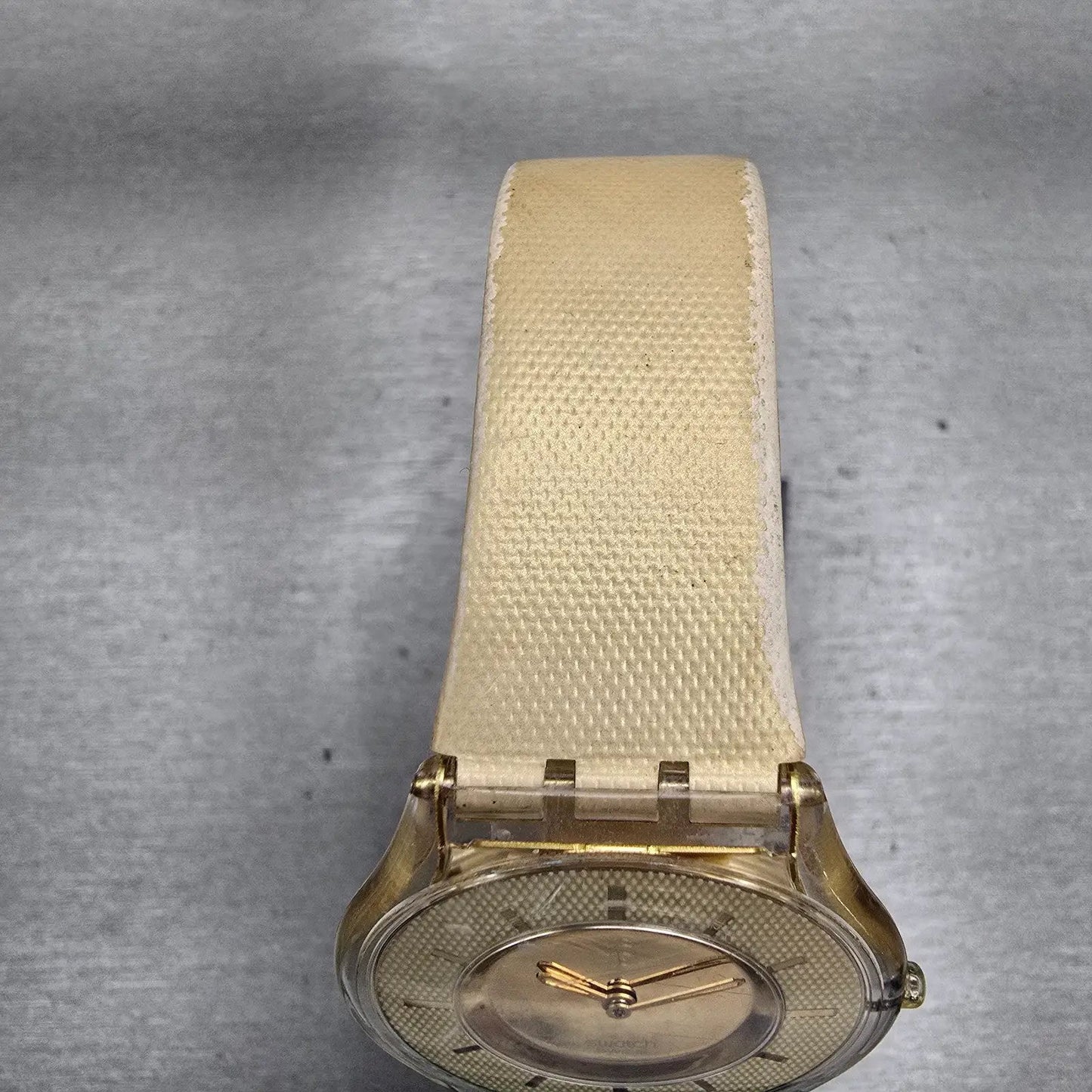 Swatch Skin THINE Watch Women Gold Dial Clear Case Round SFK155 New Battery4