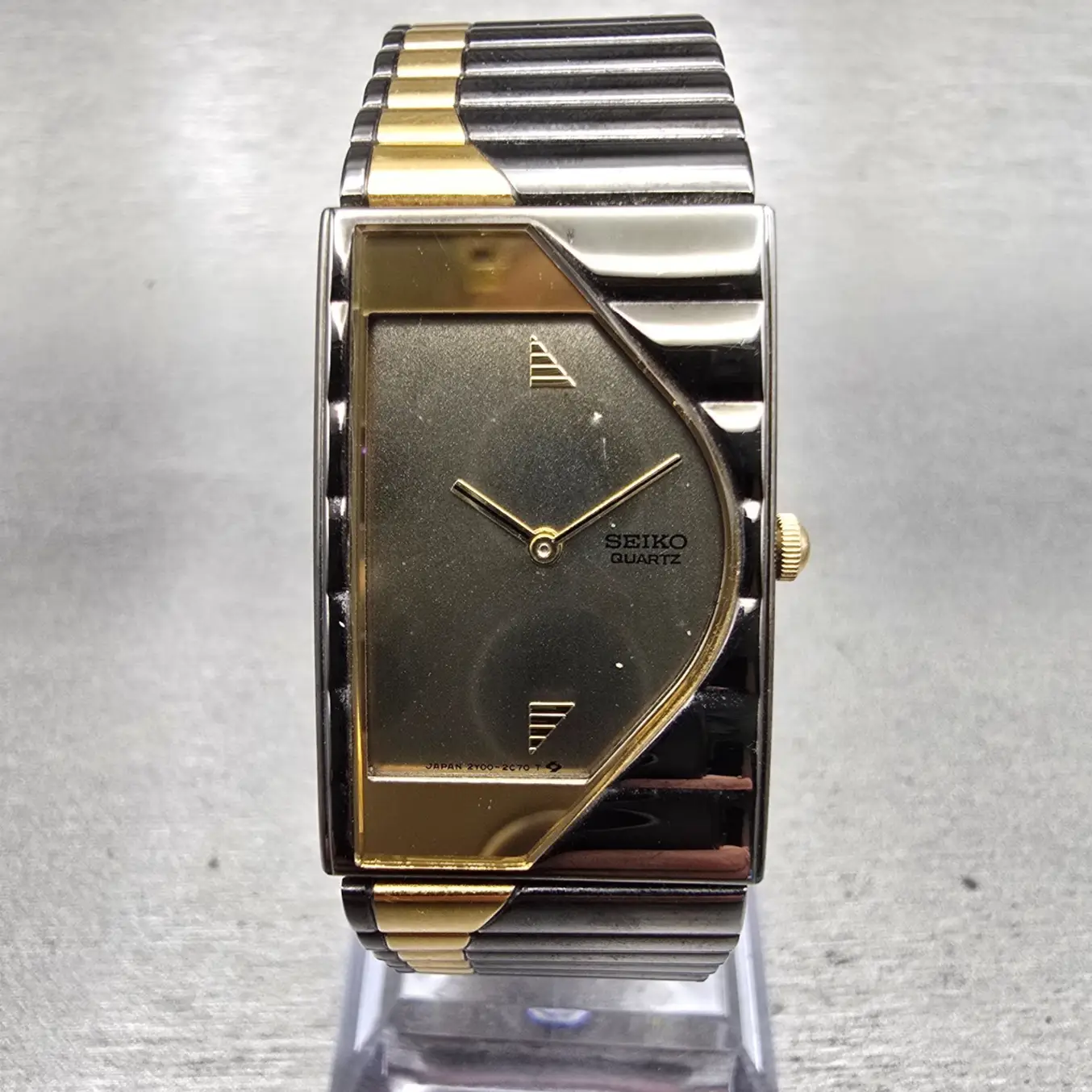 Seiko Half Moon Watch Women 20mm Gold Dial Two Tone Rectangle 2Y00-5G00 New Batt0