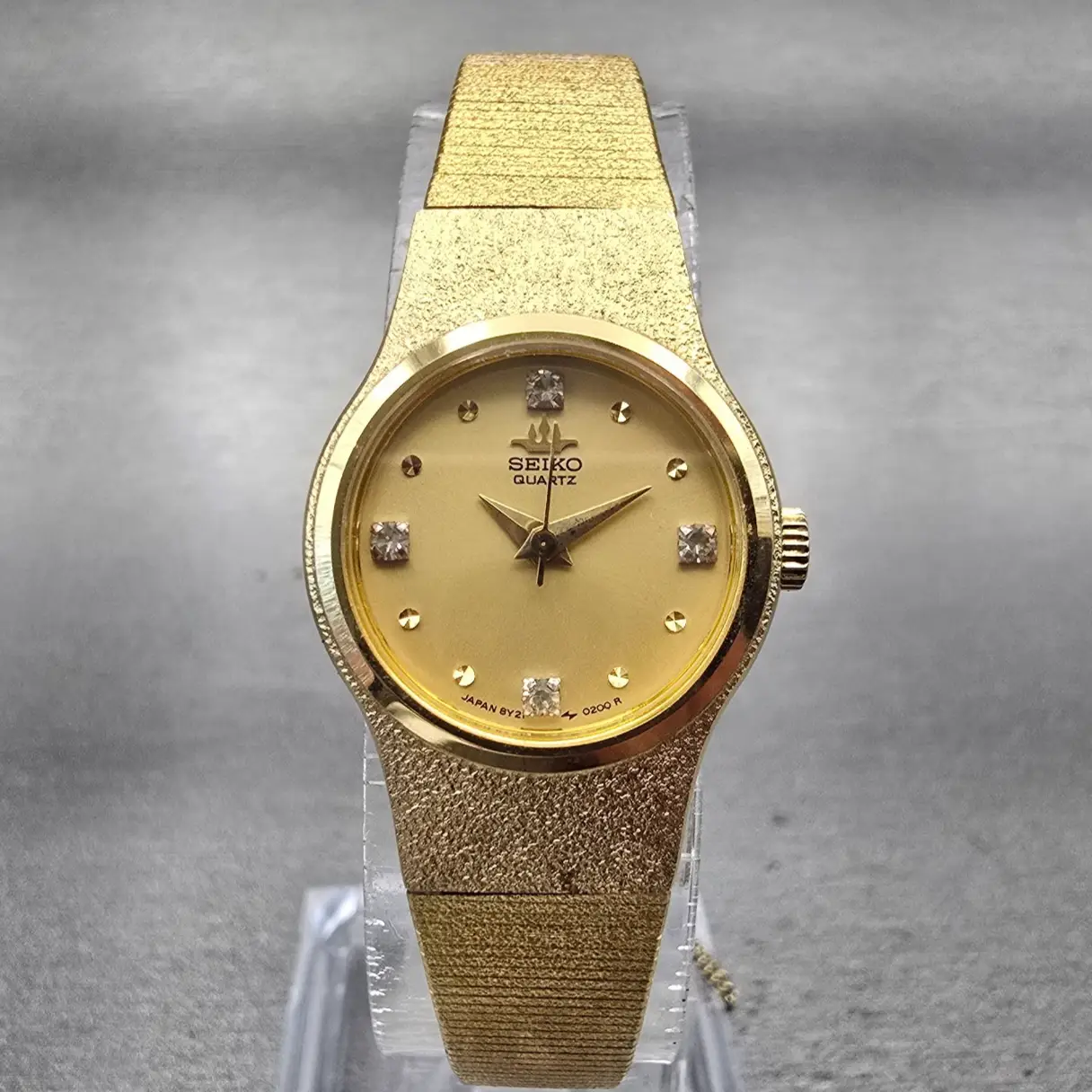 Seiko Watch Women 20mm Gold Dial Gold Tone Gemmed Round 8Y21-0020 New Battery0
