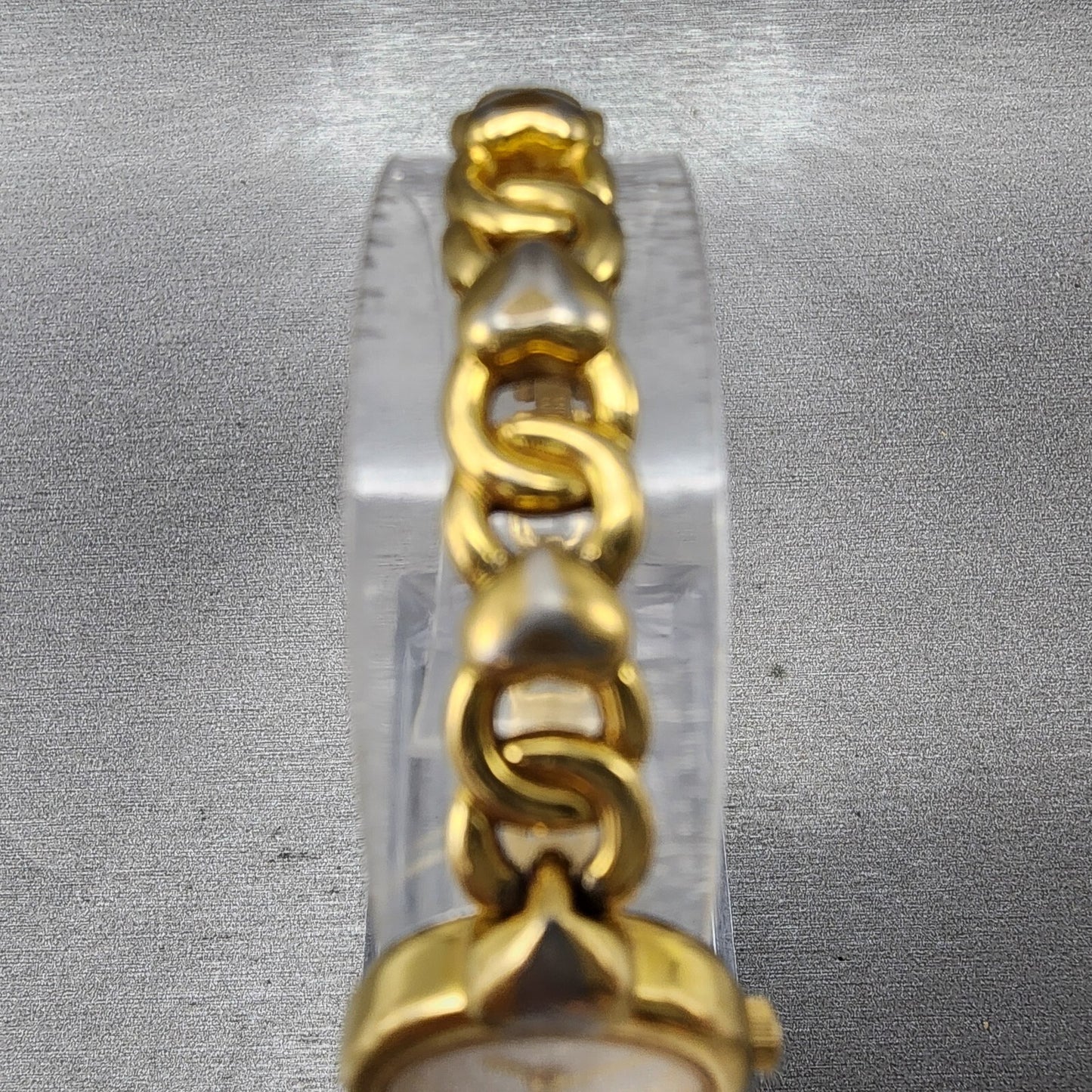 Bulova Heart Watch Women 18mm White Dial Gold Tone Round 97T41 New Battery4