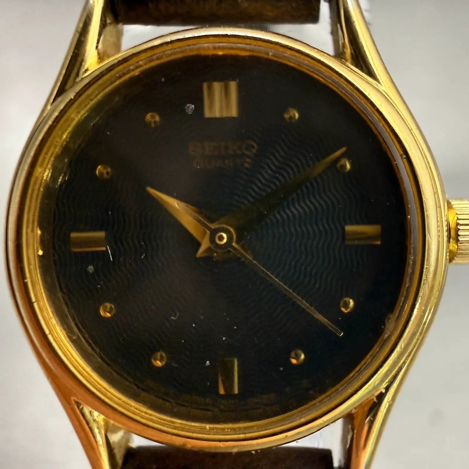 Seiko Watch Women 20mm Black Dial Gold Tone Round 1N01-0E10 New Battery Vintage1