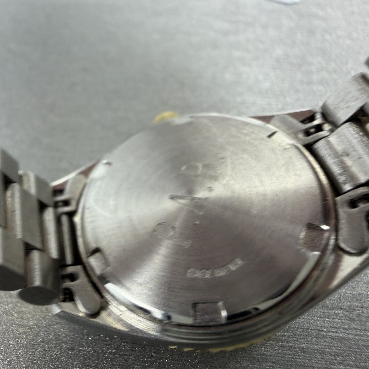 Wittnauer QWR Watch Women 22mm White Dial Two Tone Date Round 95651 New BatteryA9