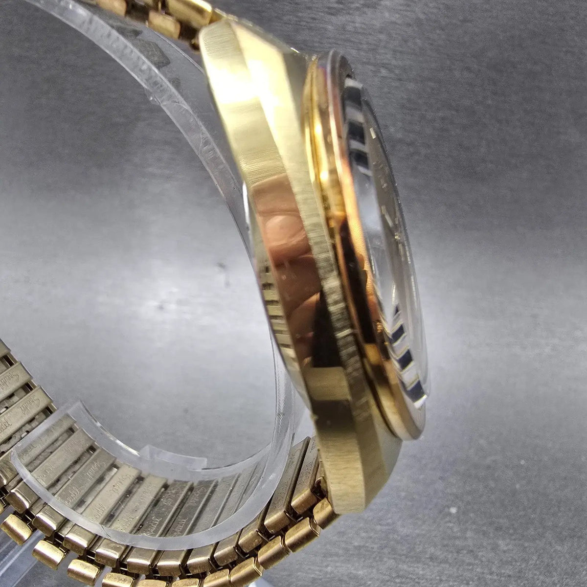 Seiko 5 Automatic Watch Men 39mm Gold Dial Gold Daydate Round 6119-8273 Works4