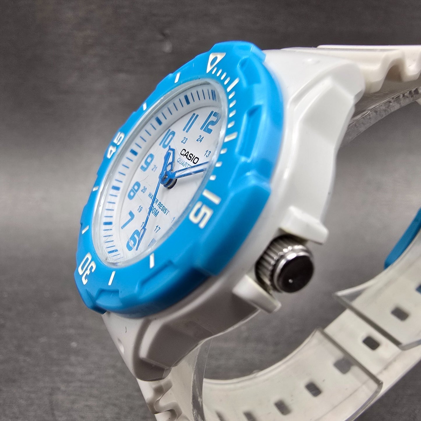 Casio Dive Watch Women 33mm White Dial White & Blue Tone Date LRW-200H New Batt2