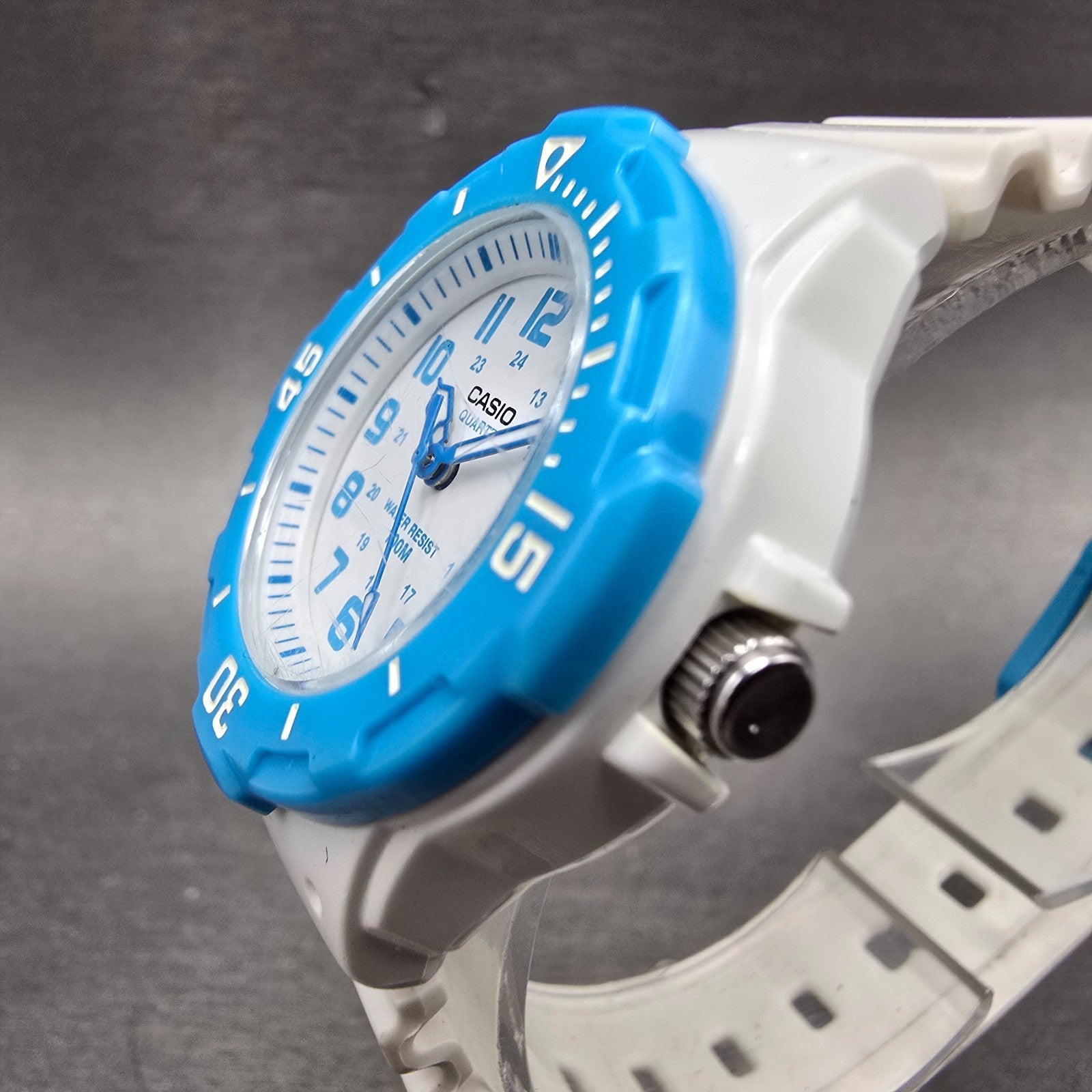 Casio Dive Watch Women 33mm White Dial White & Blue Tone Date LRW-200H New Batt2