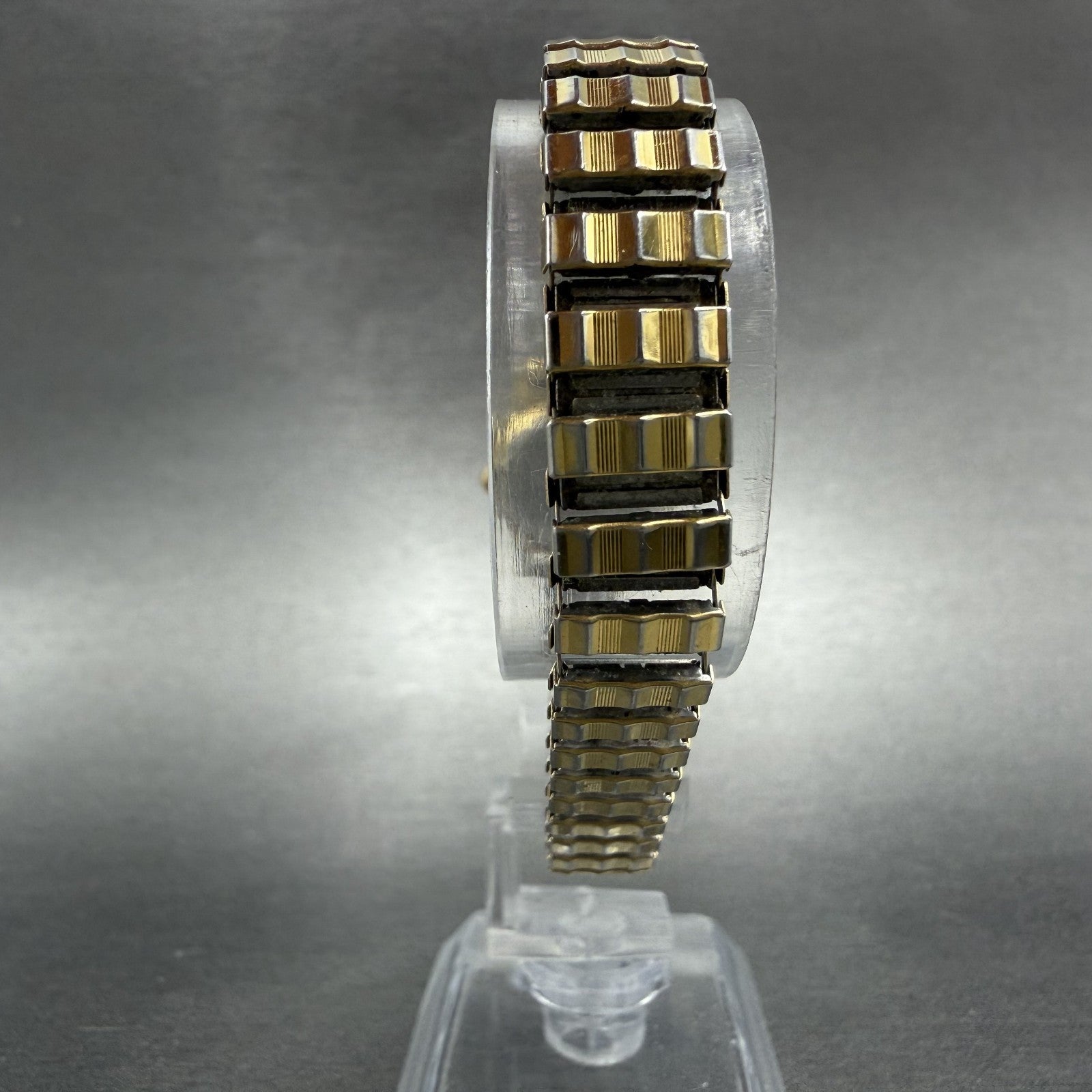 Seiko Watch Women 22mm White Dial Gold Tone Round 1N01-0A19 New Battery7