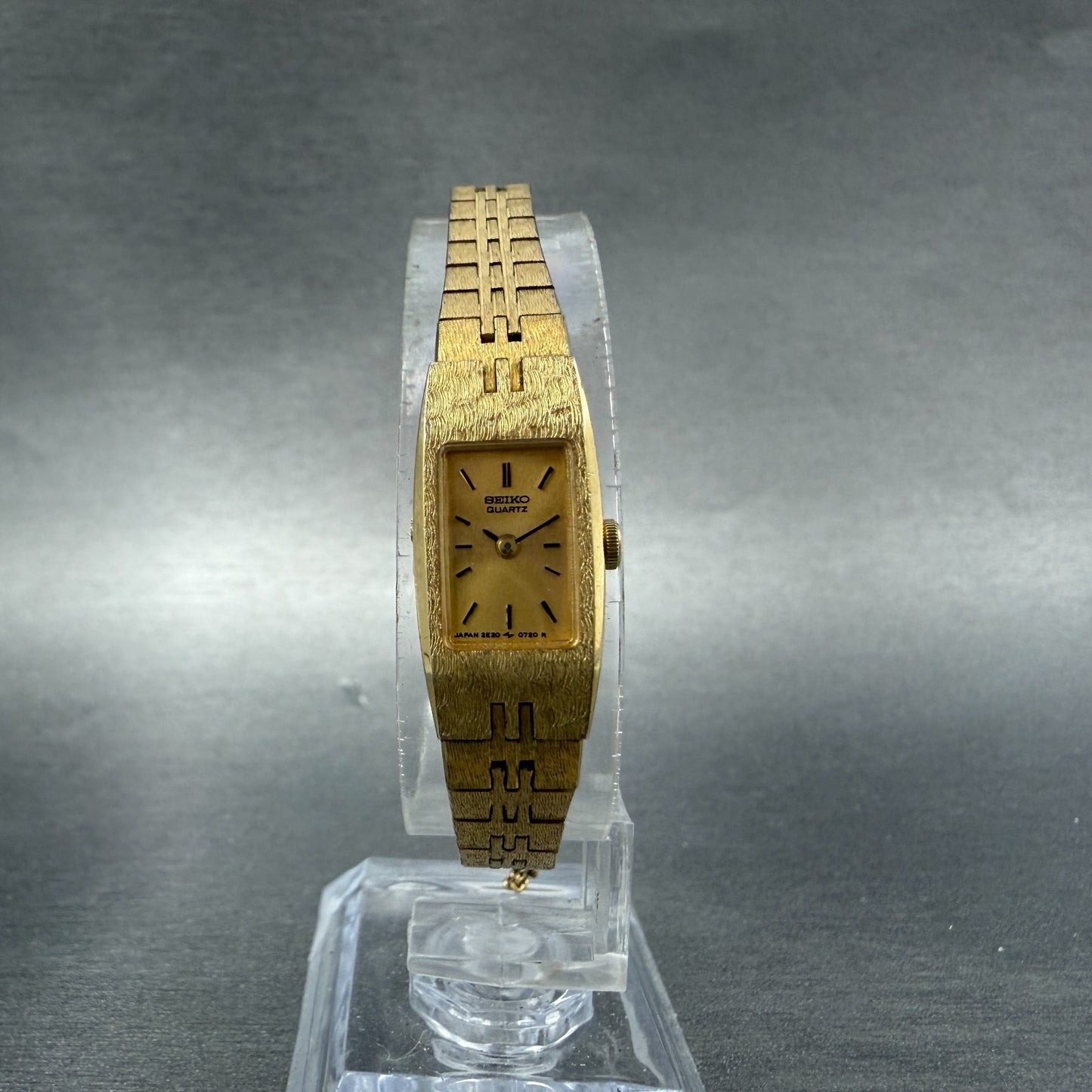 Seiko Tank Watch Women 12mm Champagne Dial Gold Tone 2E20-5559 New Battery BE45