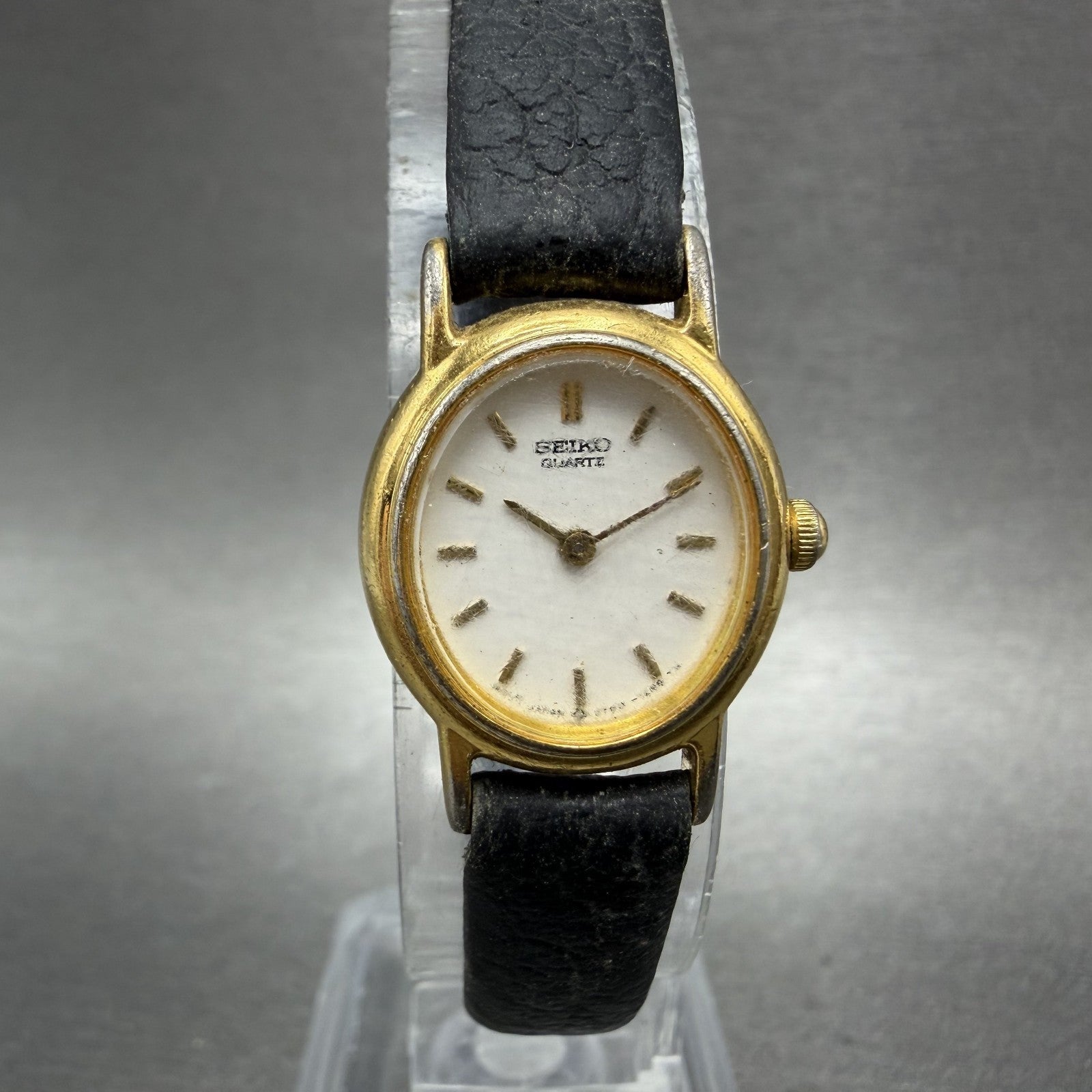 Seiko Watch Women 17mm White Dial Gold Tone Oval Vintage 2Y00-5C29 New Battery0