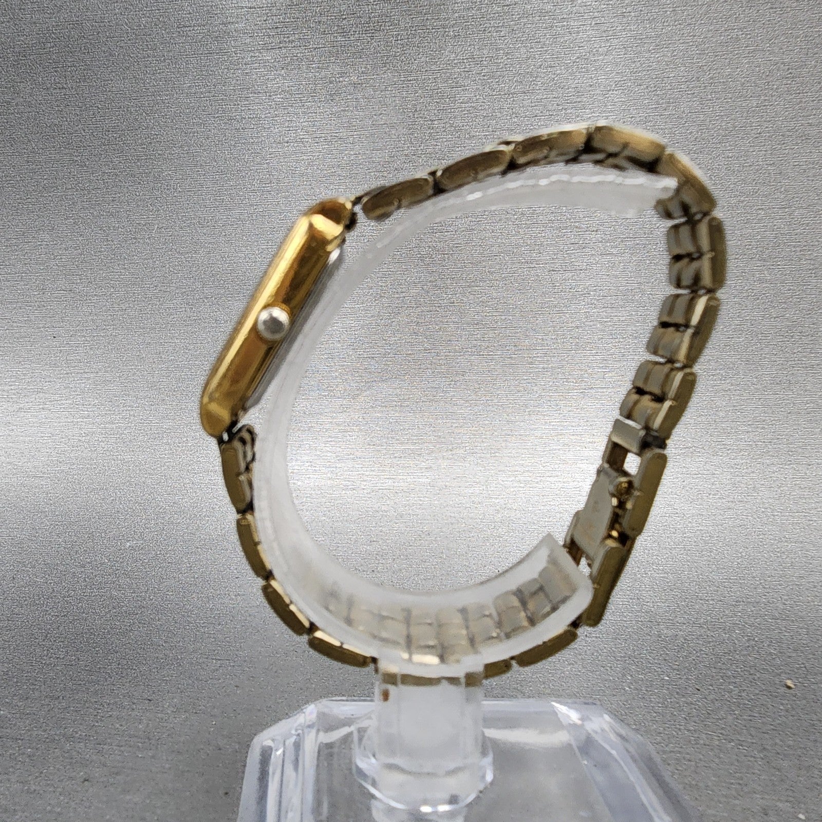 Seiko Tank Watch Women 18mm Champagne Dial Gold Tone V4015650 New Battery6