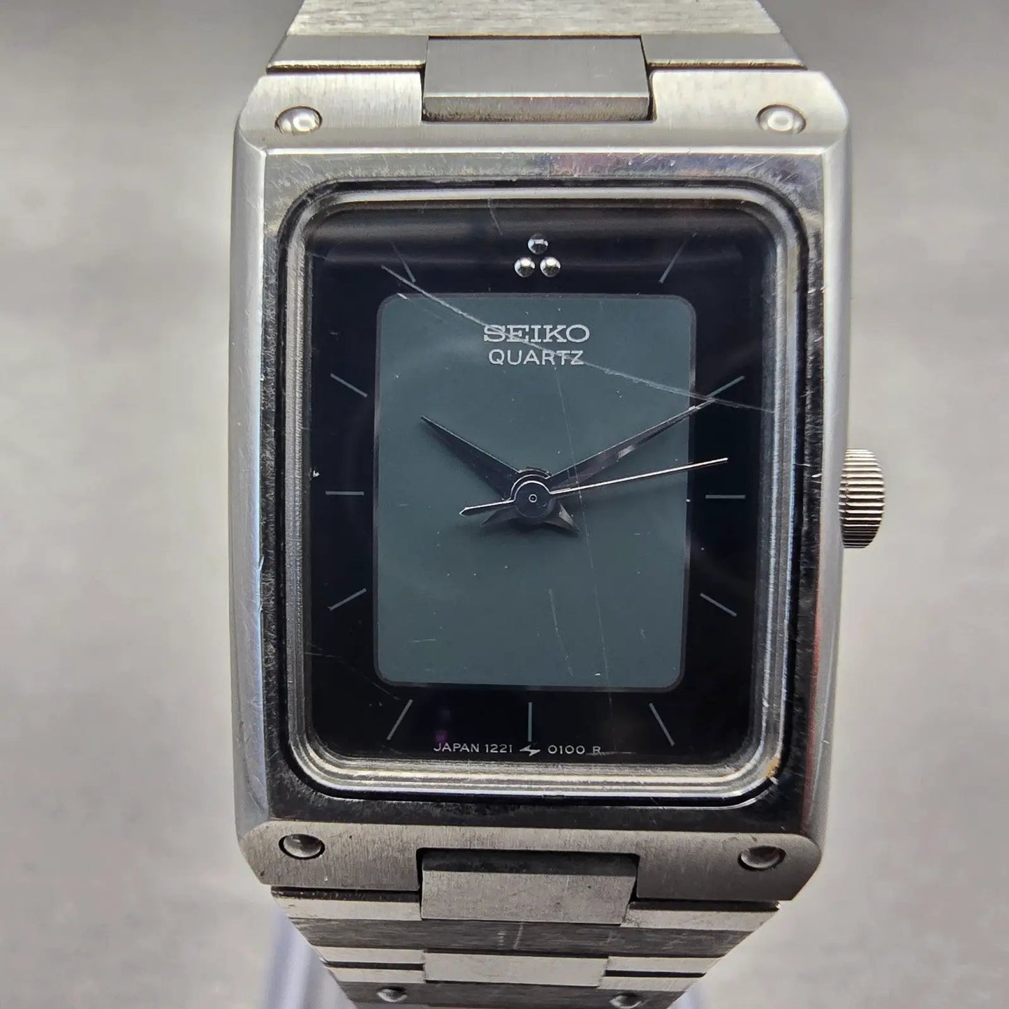 Seiko Tank Watch Women 19mm Gray Dial Silver Tone Rectangle 1221-5050 New Batt1