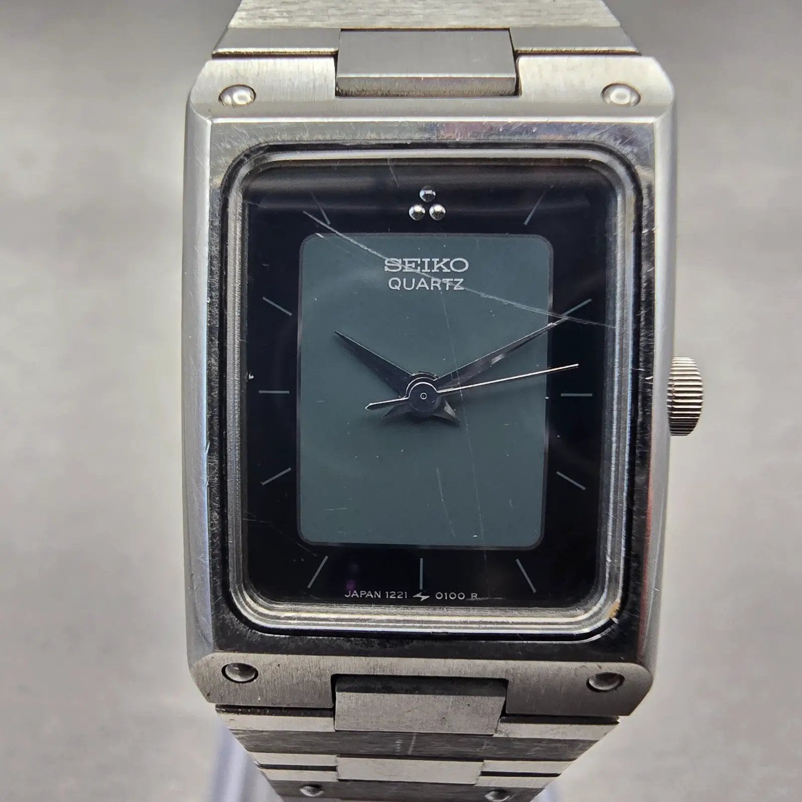 Seiko Tank Watch Women 19mm Gray Dial Silver Tone Rectangle 1221-5050 New Batt1
