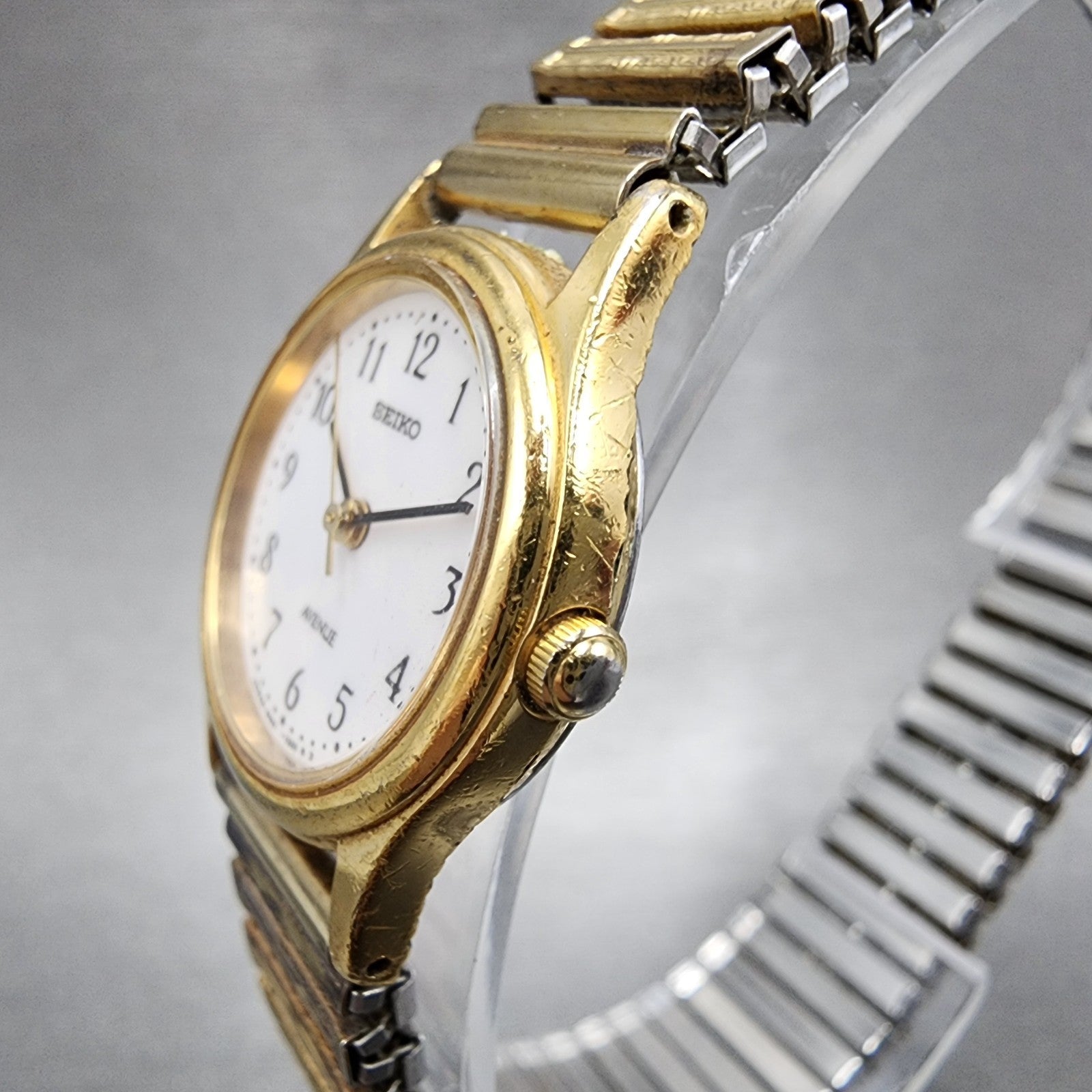 Seiko Avenue Watch Women 23mm White Dial Gold Tone Round 4N210670 New Battery2