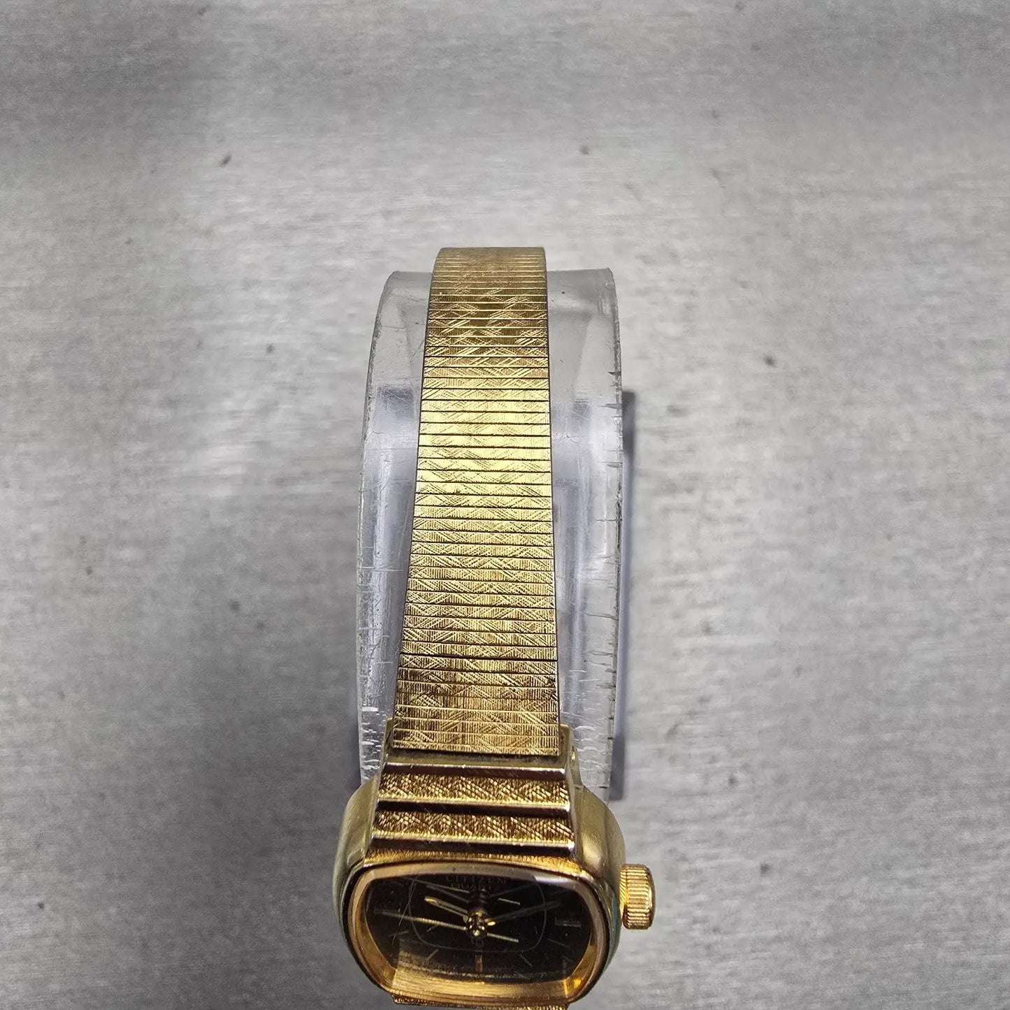 Citizen CQ Watch Women 16mm Black Dial Gold Tone Rectangle 2951-293789 New Batt4