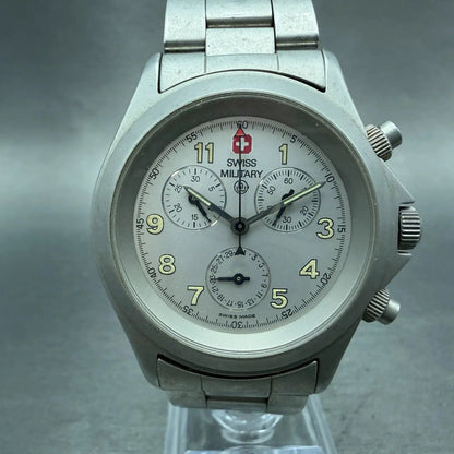 Swiss Military Chronograph Watch Men 37mm Silver Dial Steel Date 8304 New Batt0