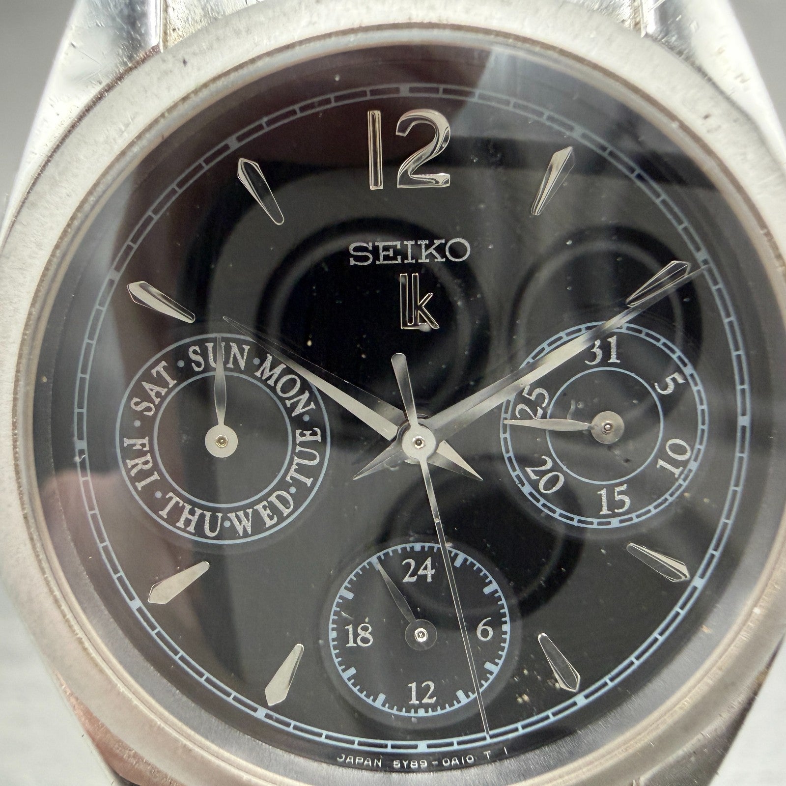 Seiko Lukia Watch Women 32mm Black Dial Silver Tone Daydate 5Y89-0A10 NewBattery1