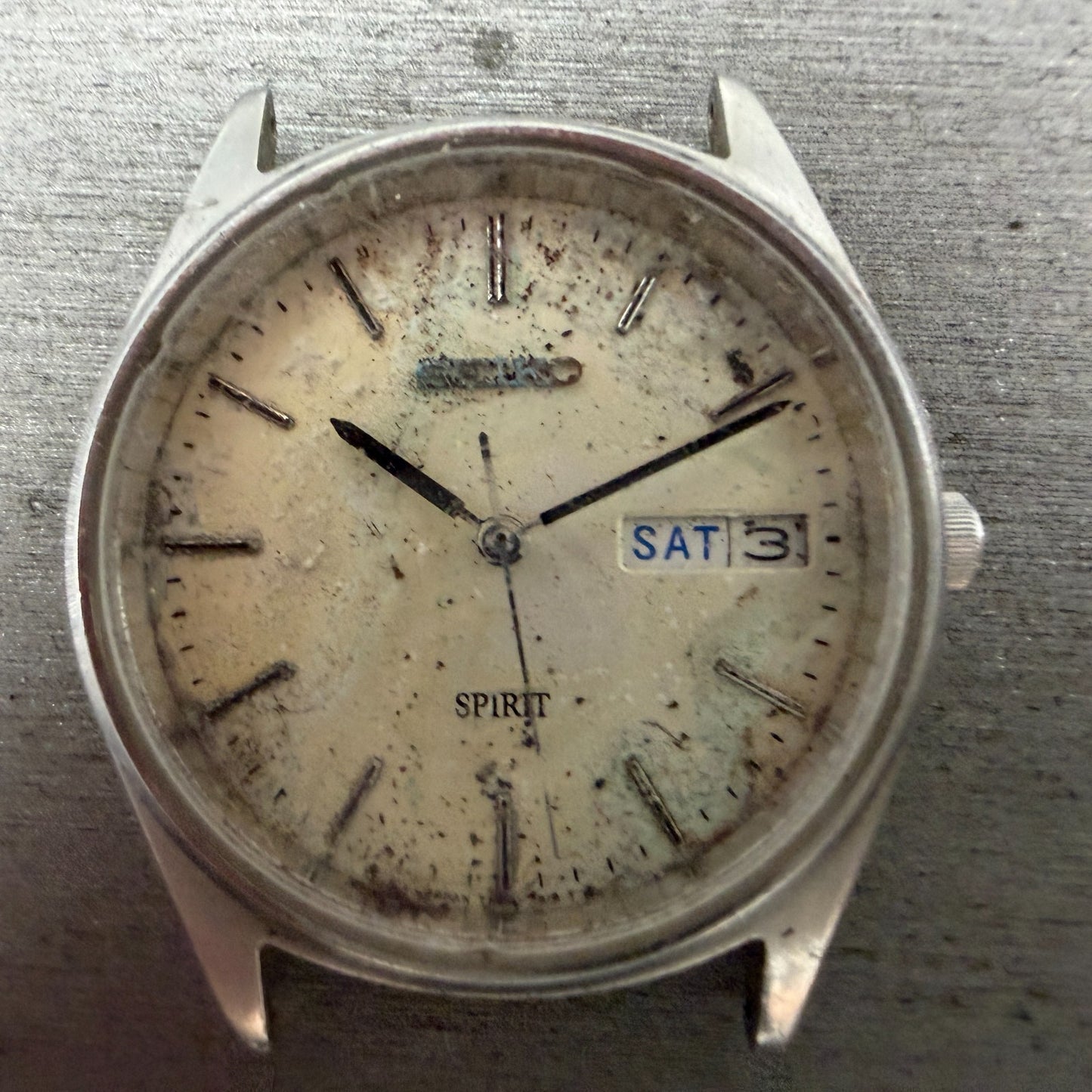 Seiko Spirit Watch Men 35mm White Dial Silver Tone Daydate 7N48-7A00 PARTS VTG2
