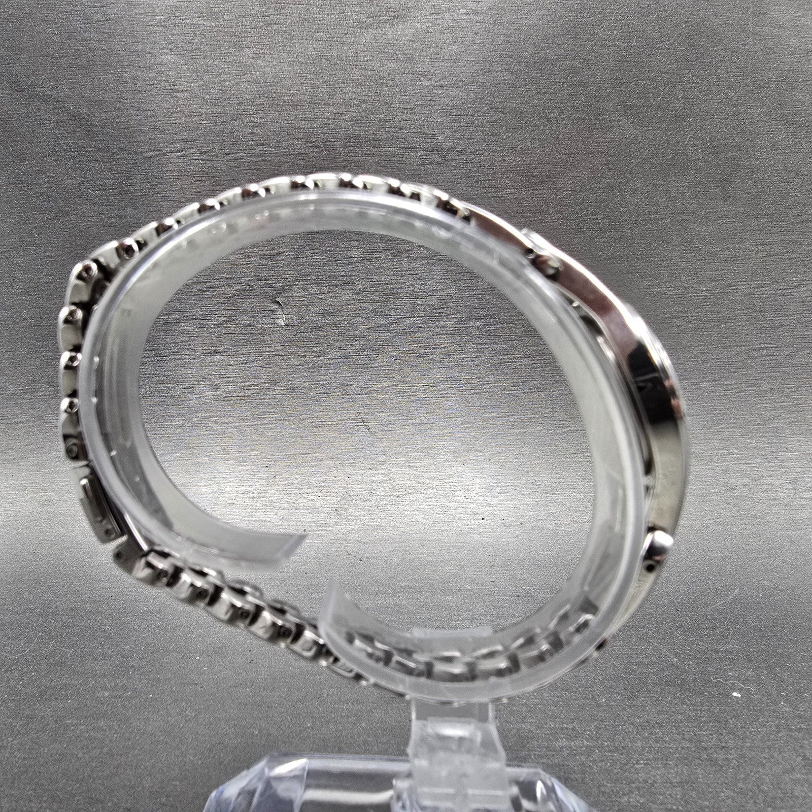 Seiko Solar Watch Women 23mm MOP Dial Silver Tone Round V115-0AP0 Runs Pfizer8