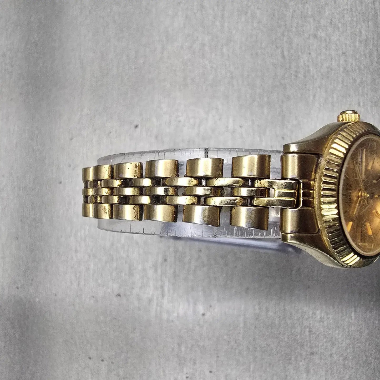 Citizen CQ Watch Women 25mm Gold Dial Gold Tone Daydate 1002-R15101 New Battery4