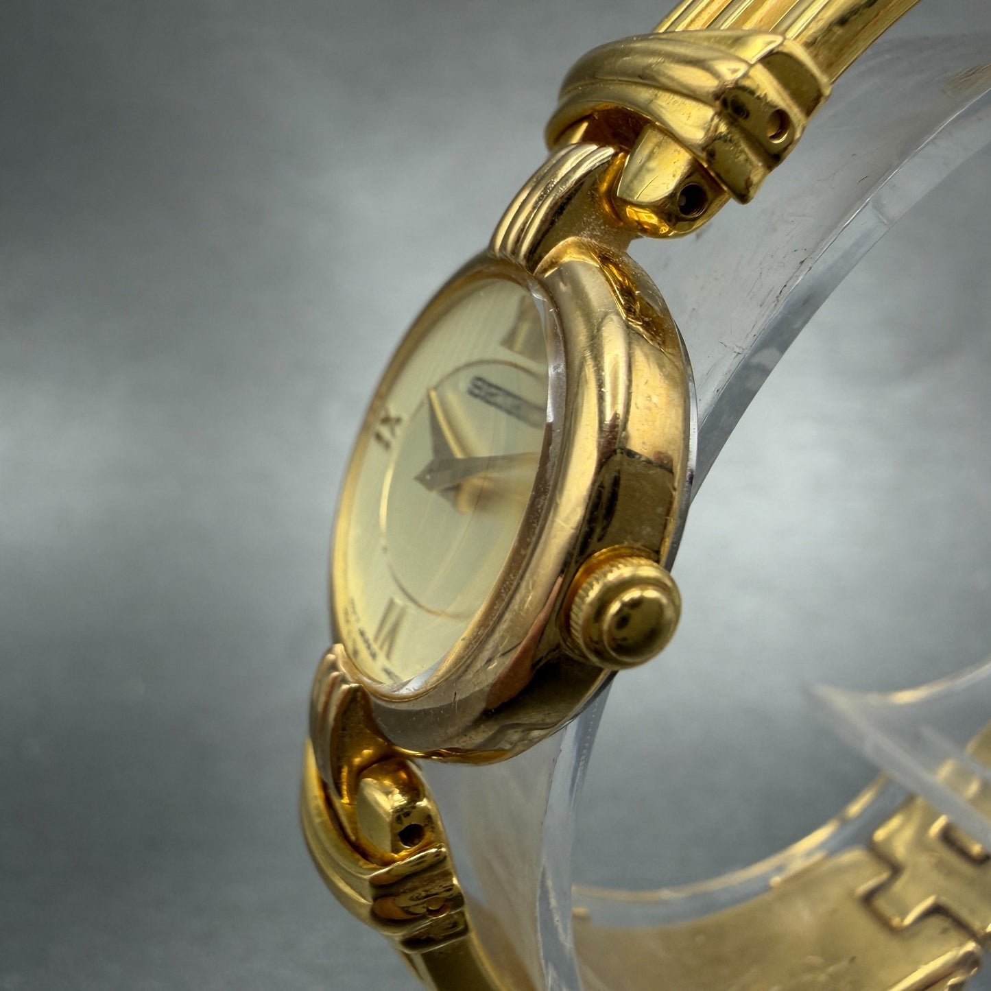 Seiko Watch Women 21mm Champagne Dial Gold Tone Round V400-1400 New Battery2