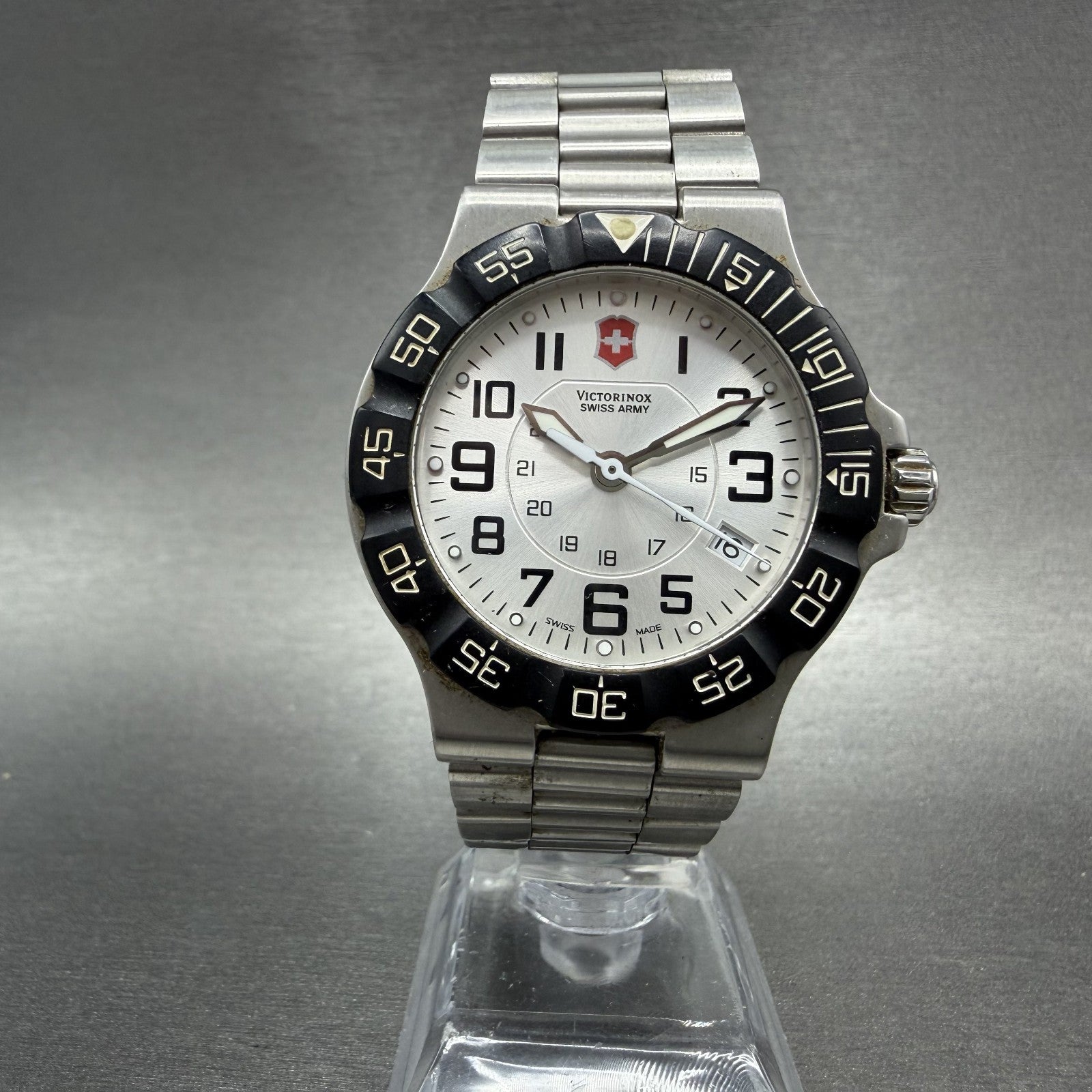 Victorinox Swiss Army Summit XLT Watch Men 39mm Silver Dial Steel Date PARTS6